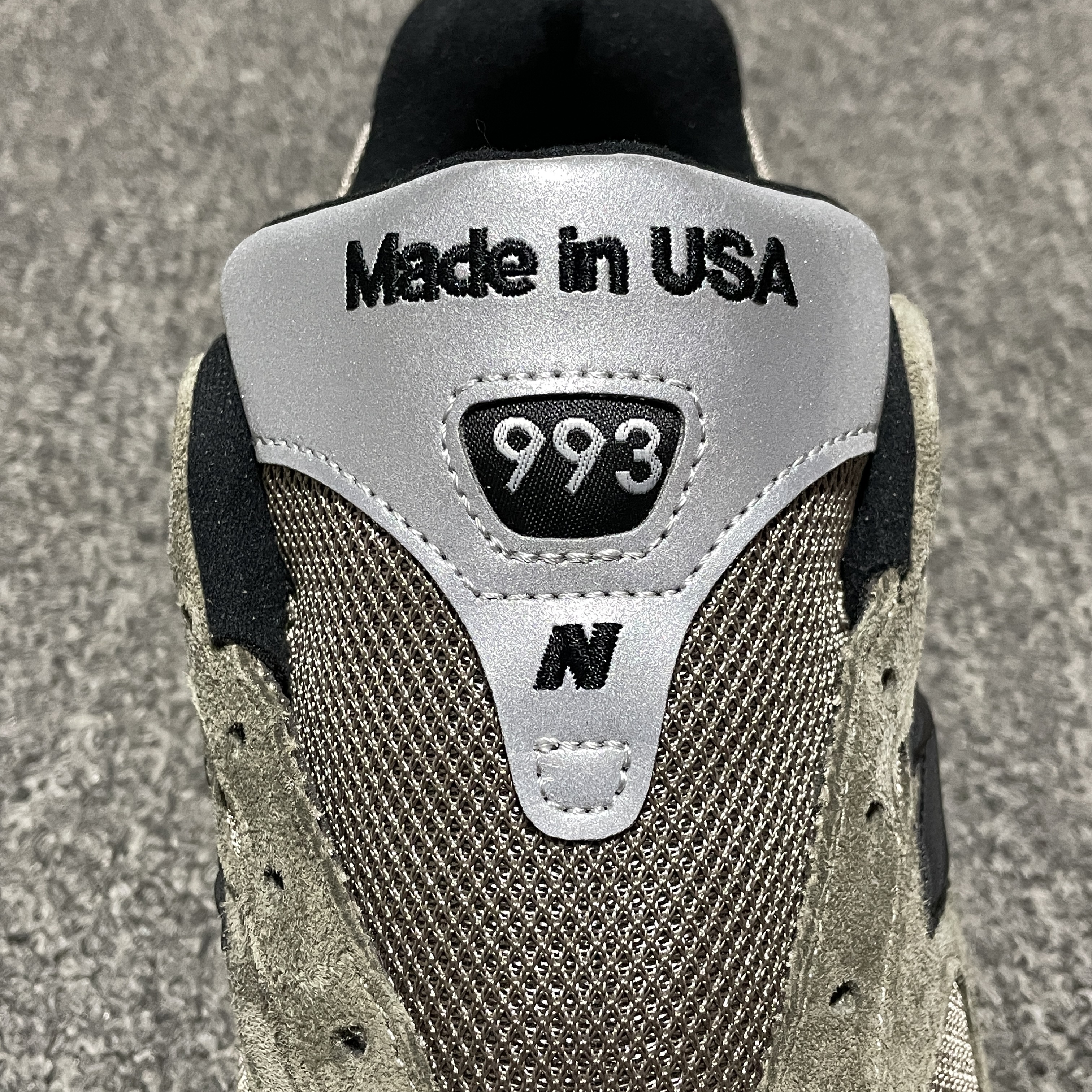 JJJJound × New Balance 993 "Mushroom/White" (U993JJ）