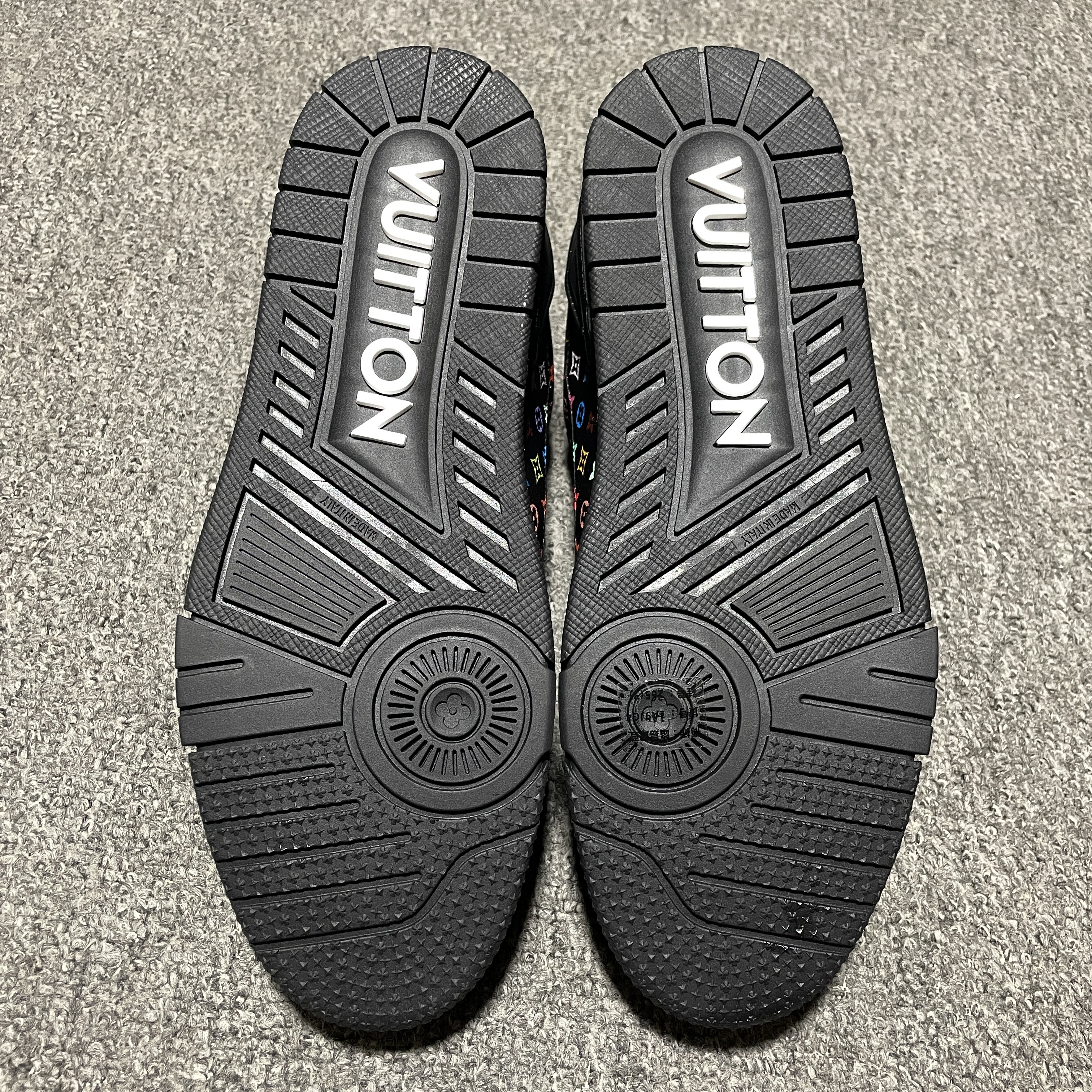 Louis Vuitton LV Trainer Sneaker（1AHEKZ）