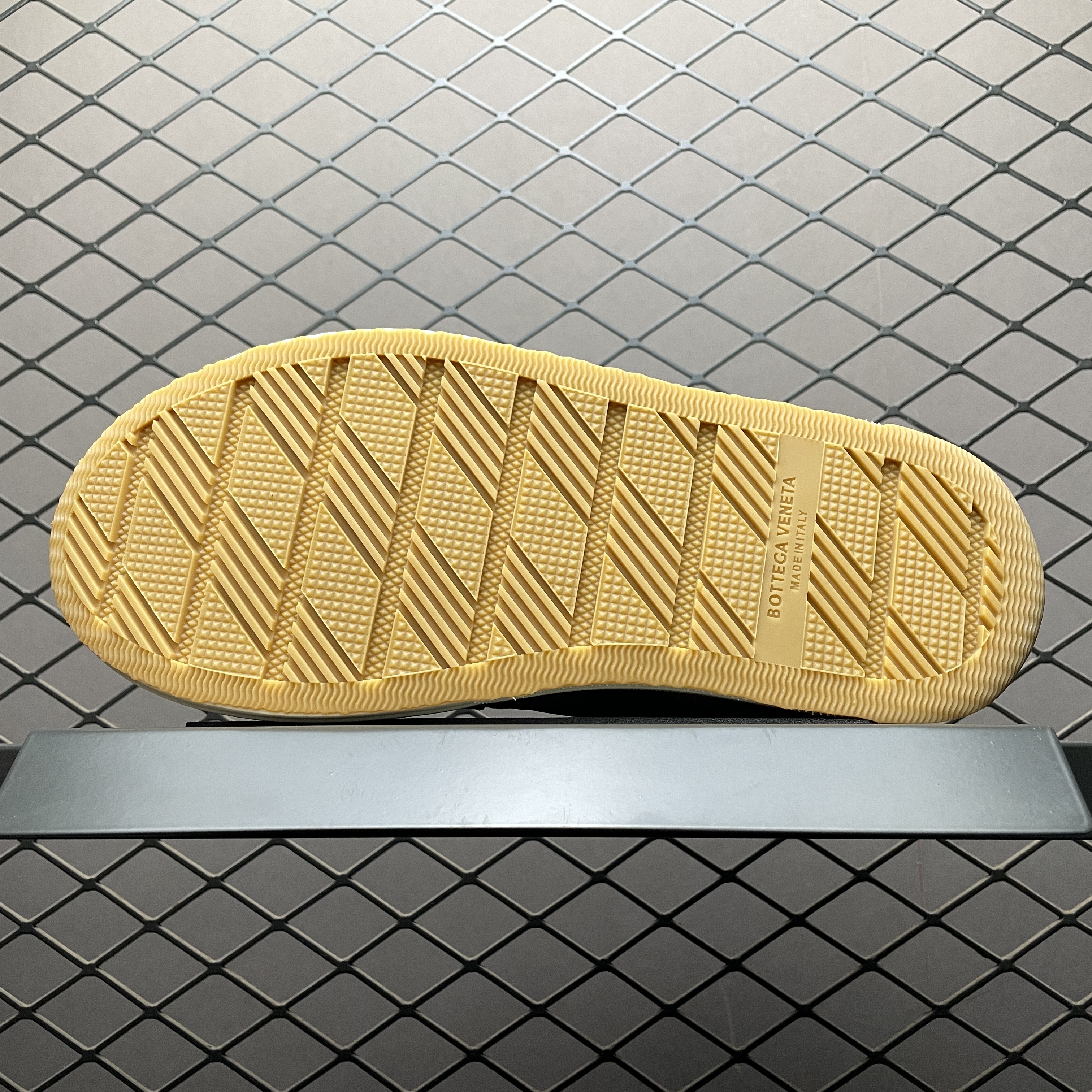 Bottega Veneta® Men's Eliot Sneaker (827556V5JG13030)