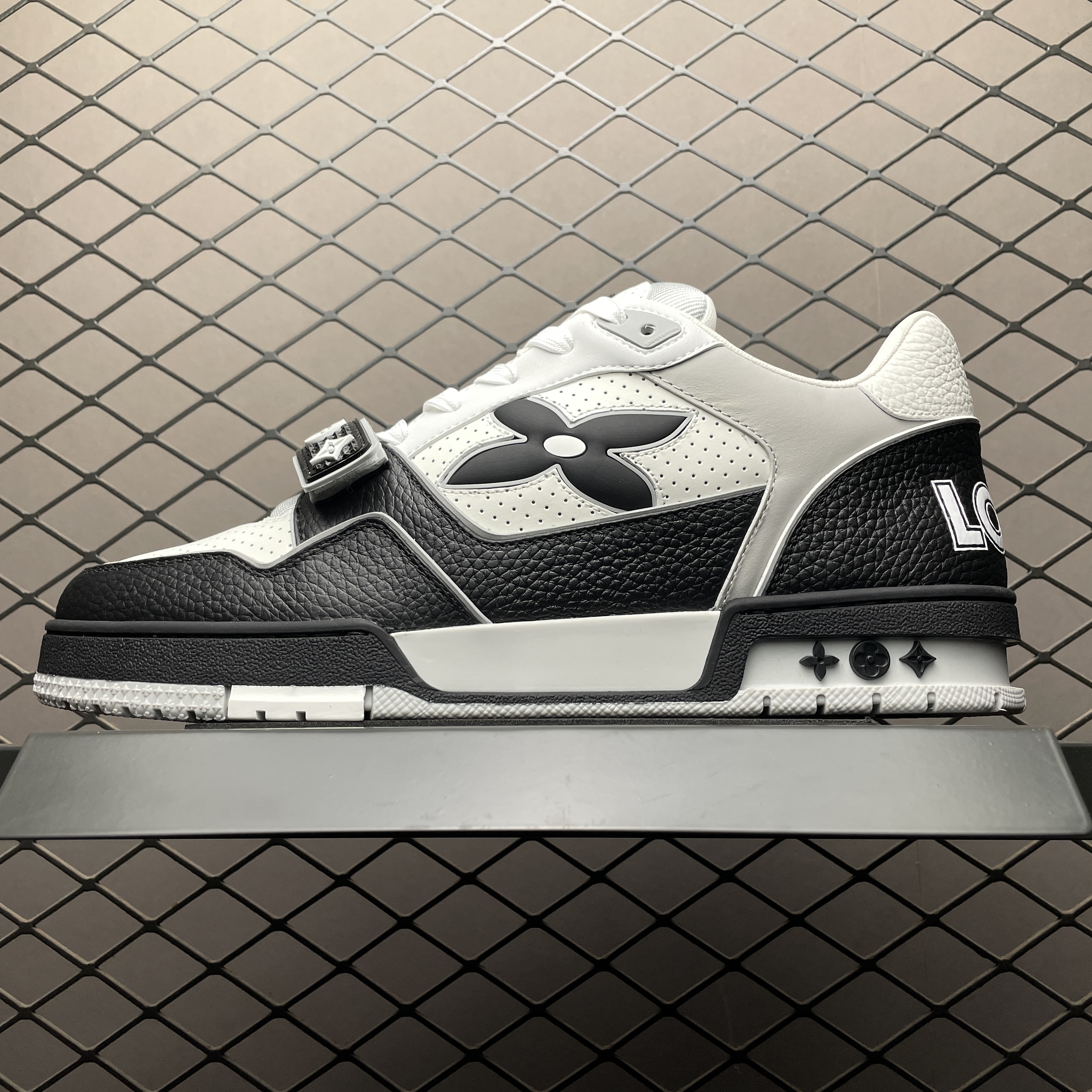 Louis Vuitton LV Trainer Sneaker（1AHTD8）