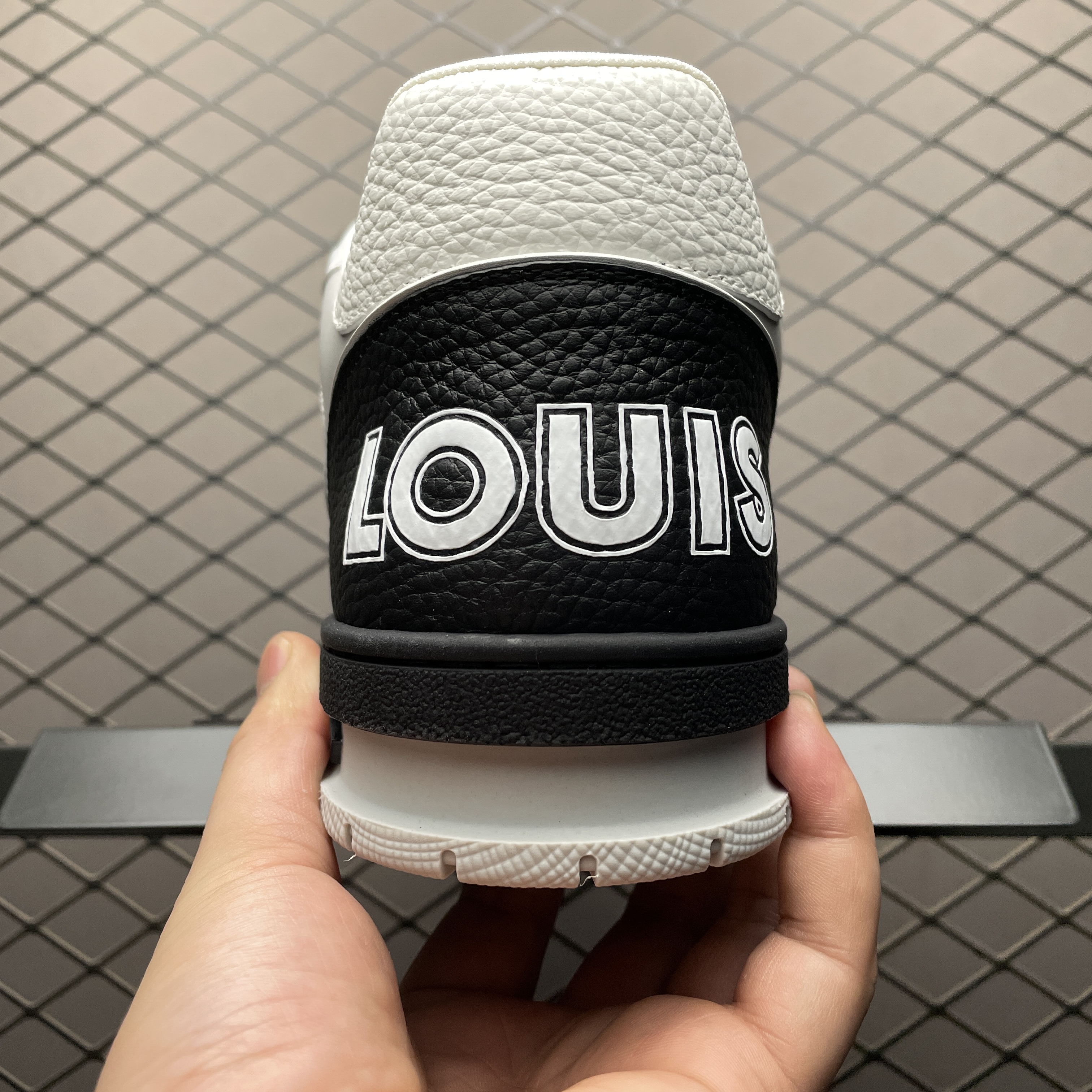 Louis Vuitton LV Trainer Sneaker（1AHTD8）
