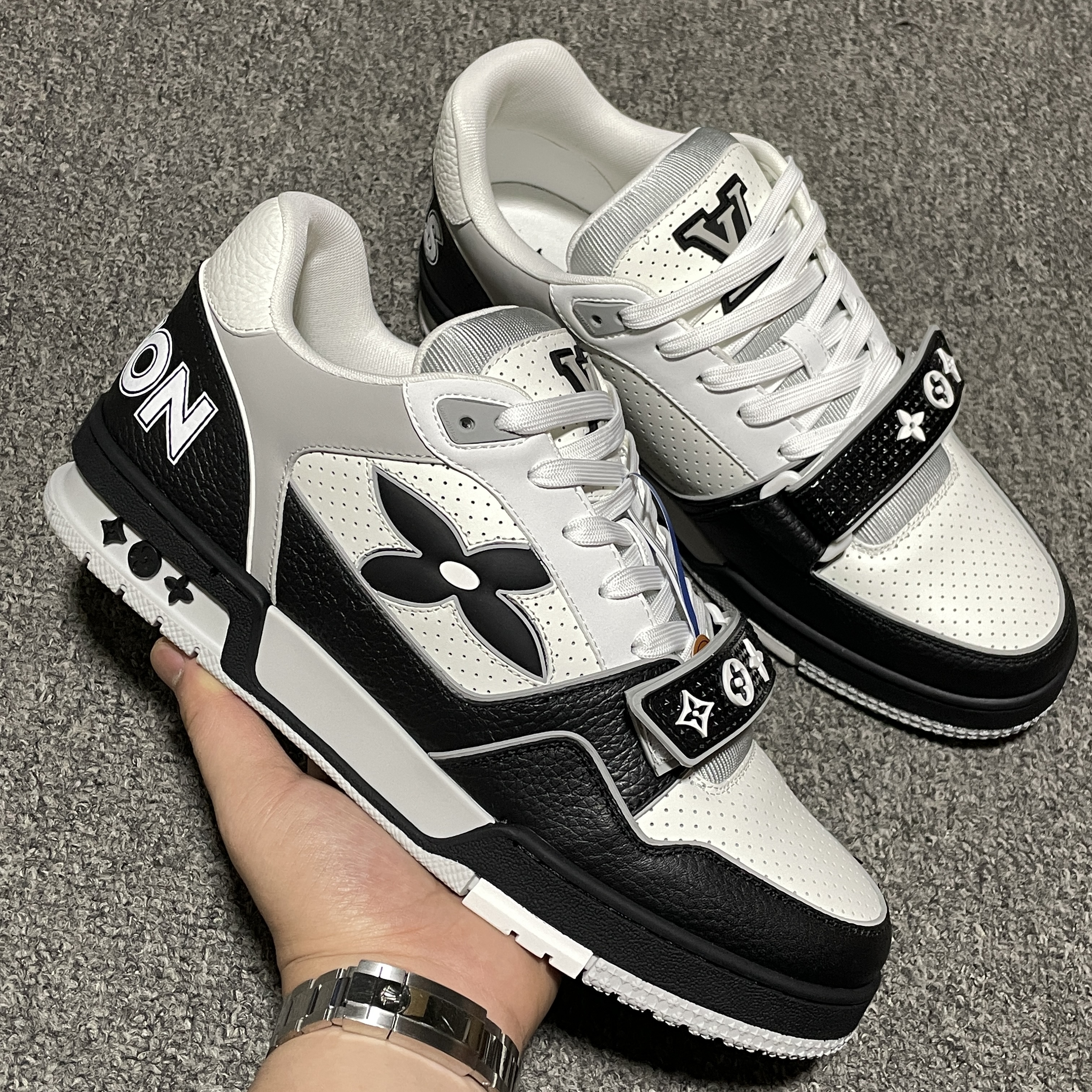 Louis Vuitton LV Trainer Sneaker（1AHTD8）