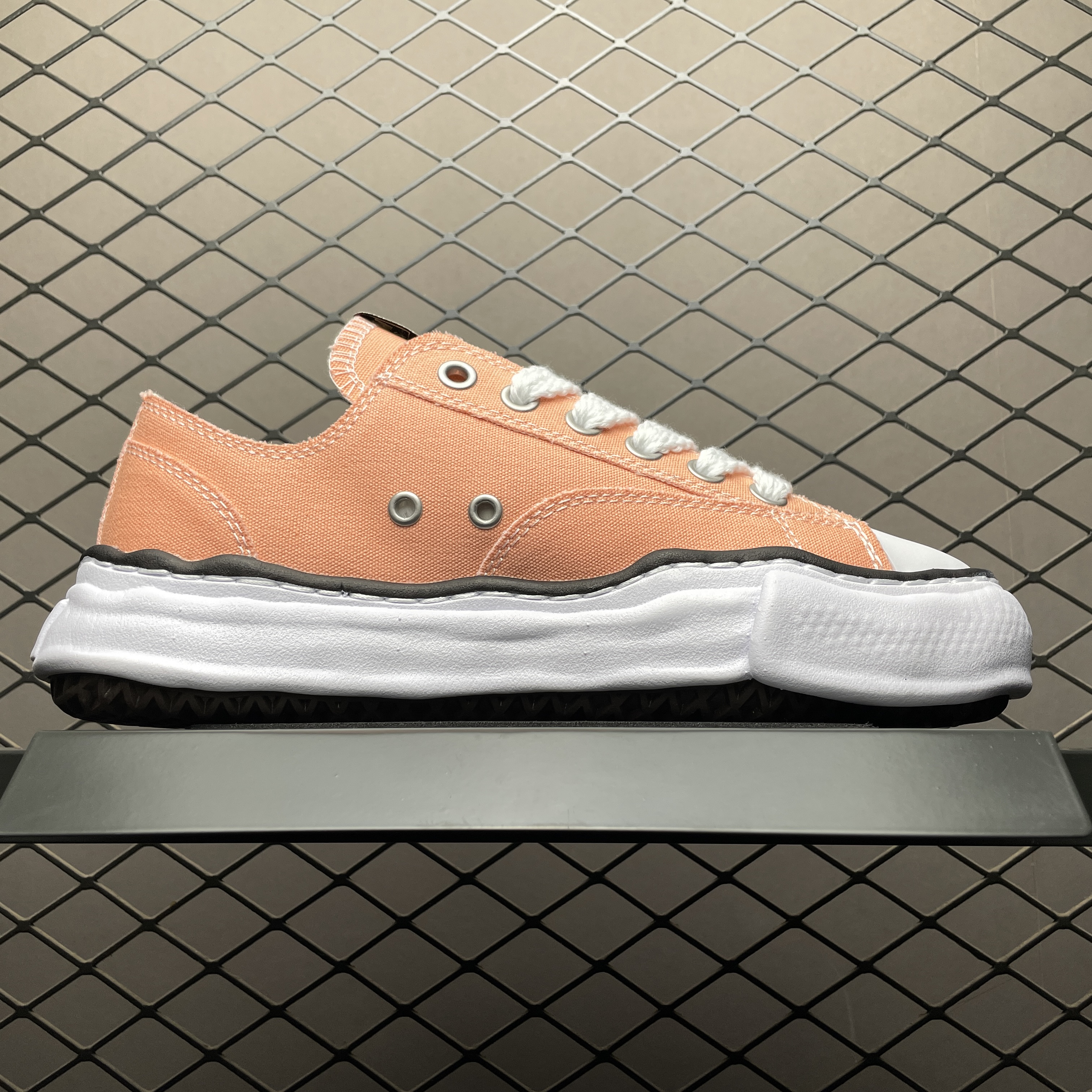 Maison MIHARA YASUHIRO PETERSON OG Sole Canvas Low-top Sneaker "Pink" (A01FW702)