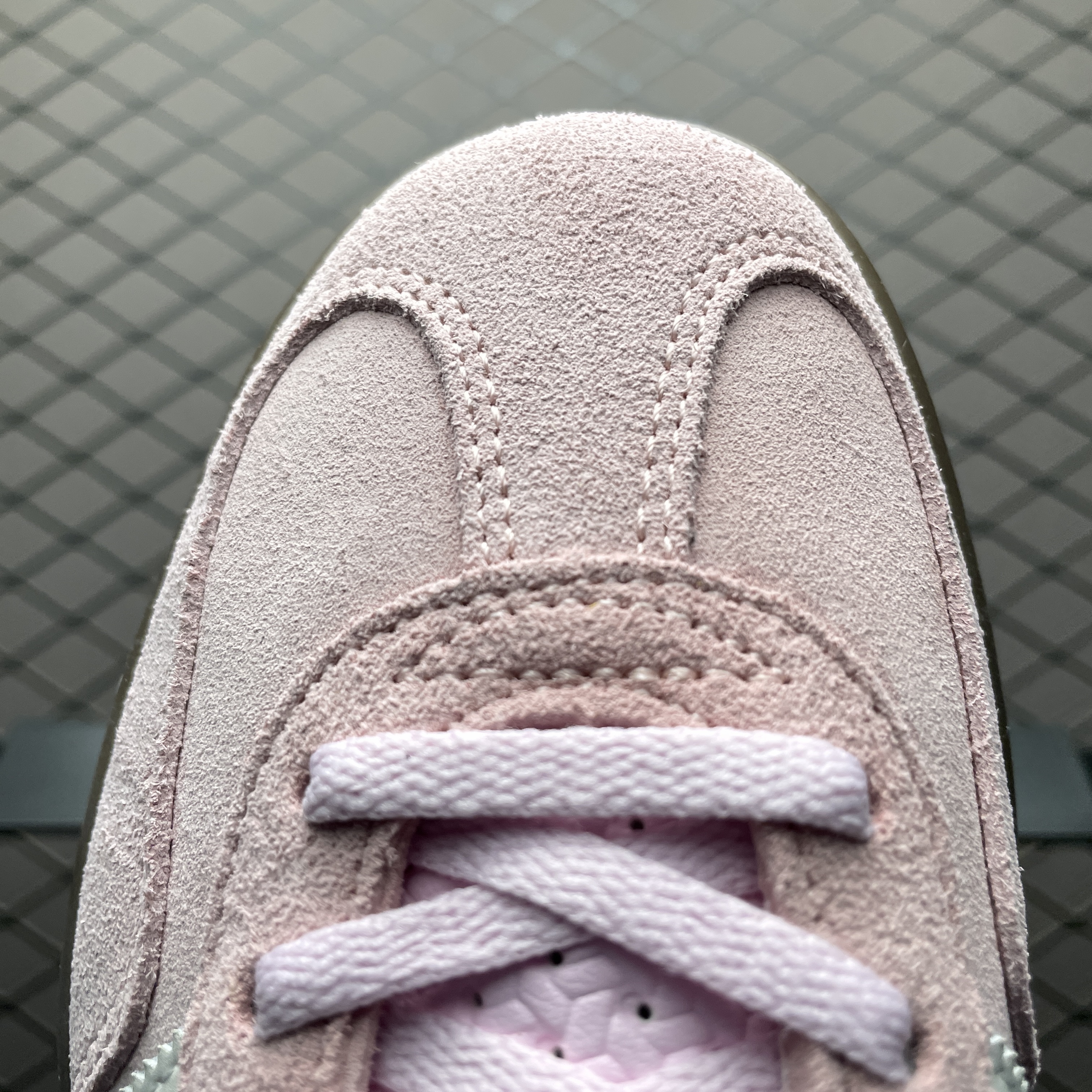 adidas Originals Women's Gazelle Indoor "Clear Pink/Off White/Gum"（JI2716）