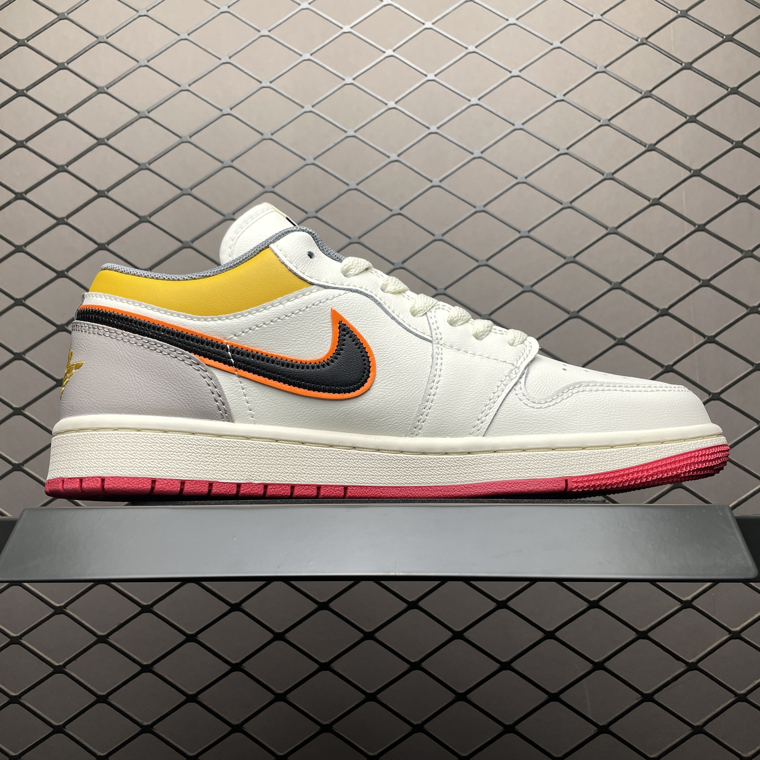 Nike Air Jordan 1 Low PRM "Sail/Cashmere/College Grey/Brave Blue"（HV4511-133）