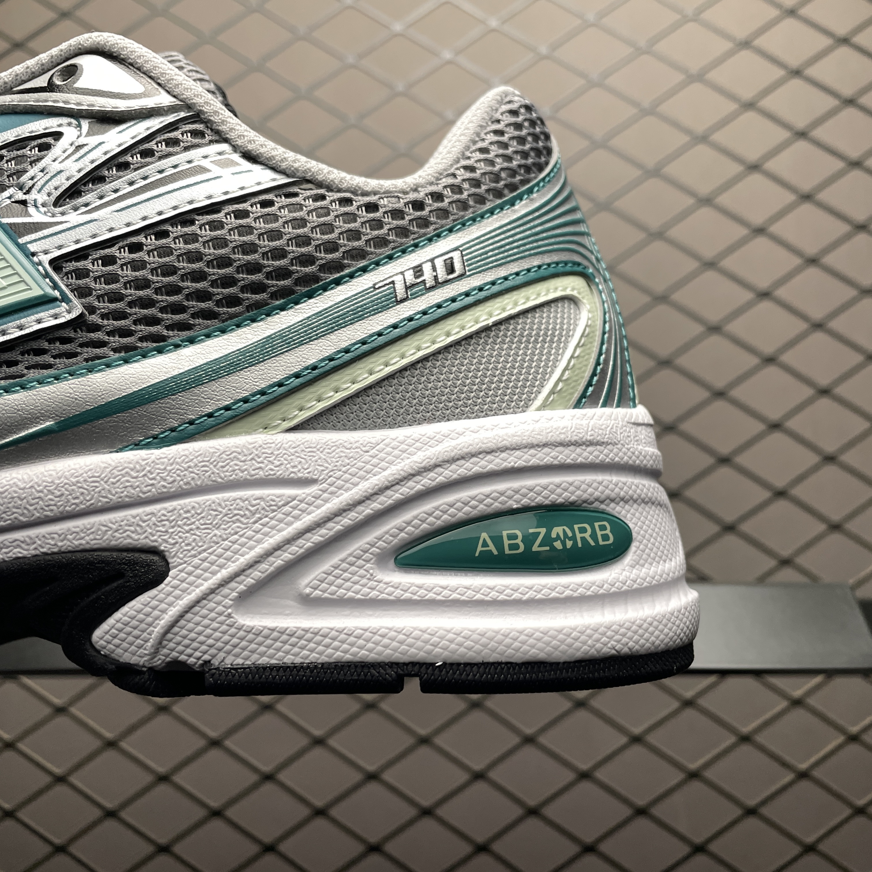 New Balance 740 "Silver Metallic/New Spruce" (U740NC2）