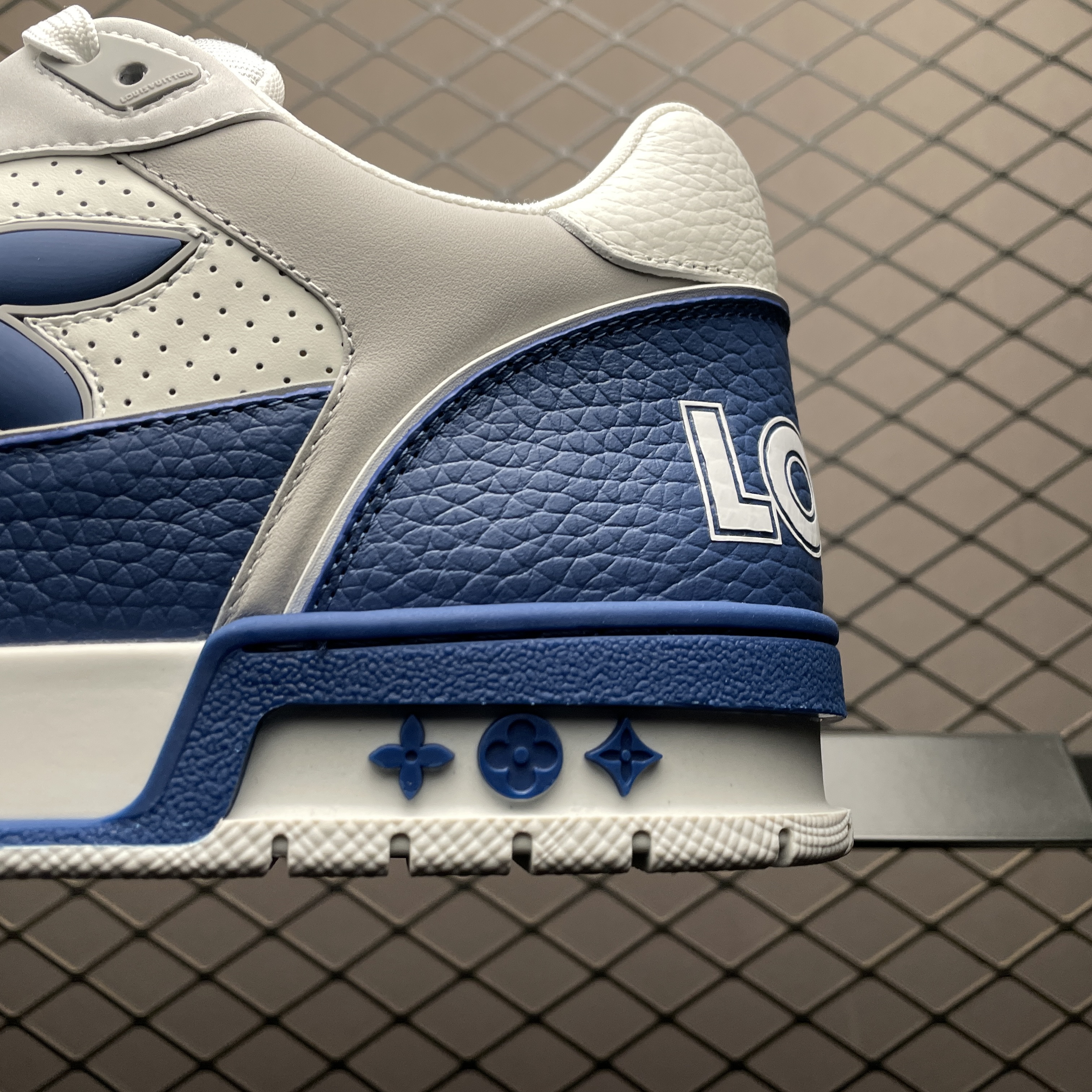 Louis Vuitton LV Trainer Sneaker（1AHTBP）