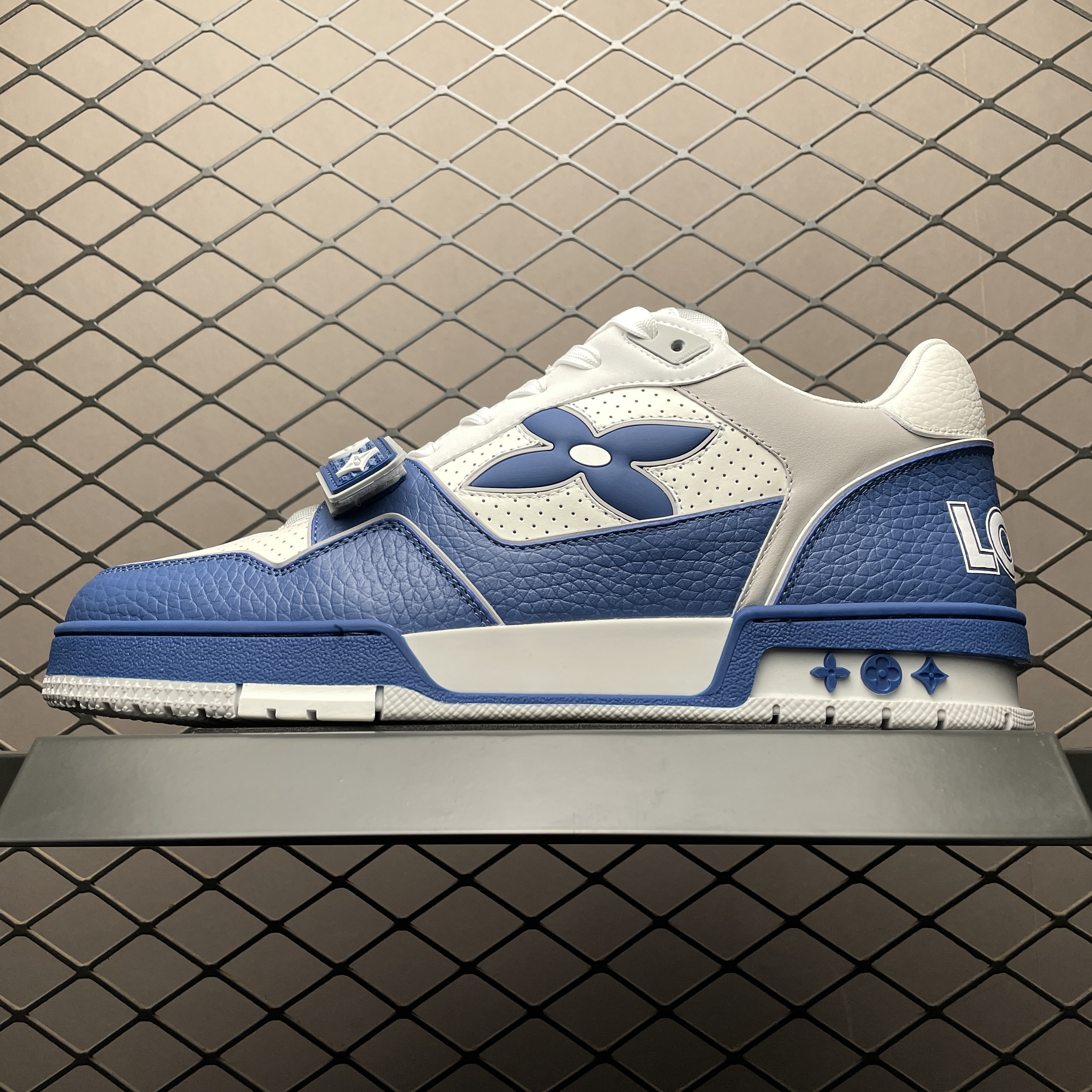 Louis Vuitton LV Trainer Sneaker（1AHTBP）