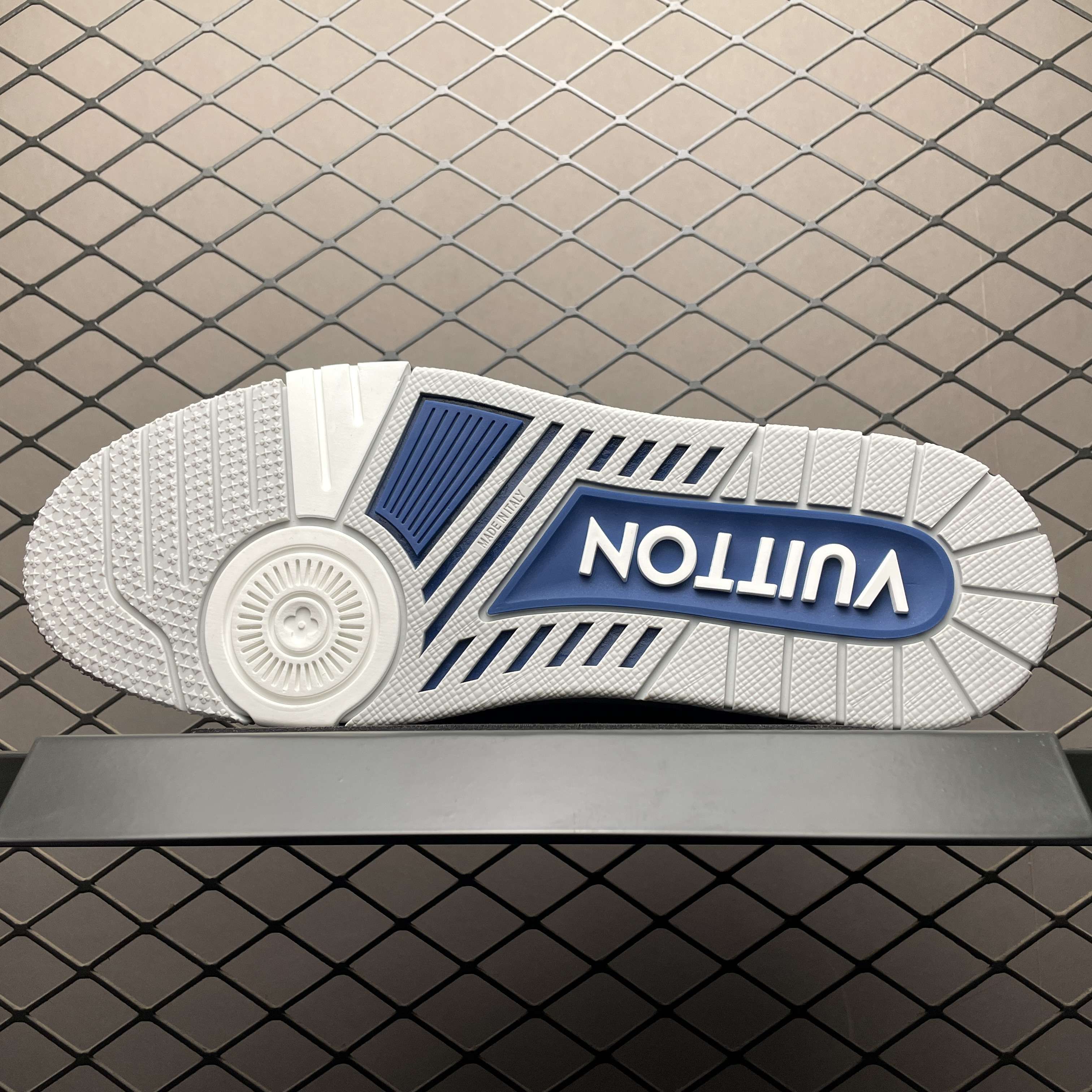 Louis Vuitton LV Trainer Sneaker（1AHTBP）