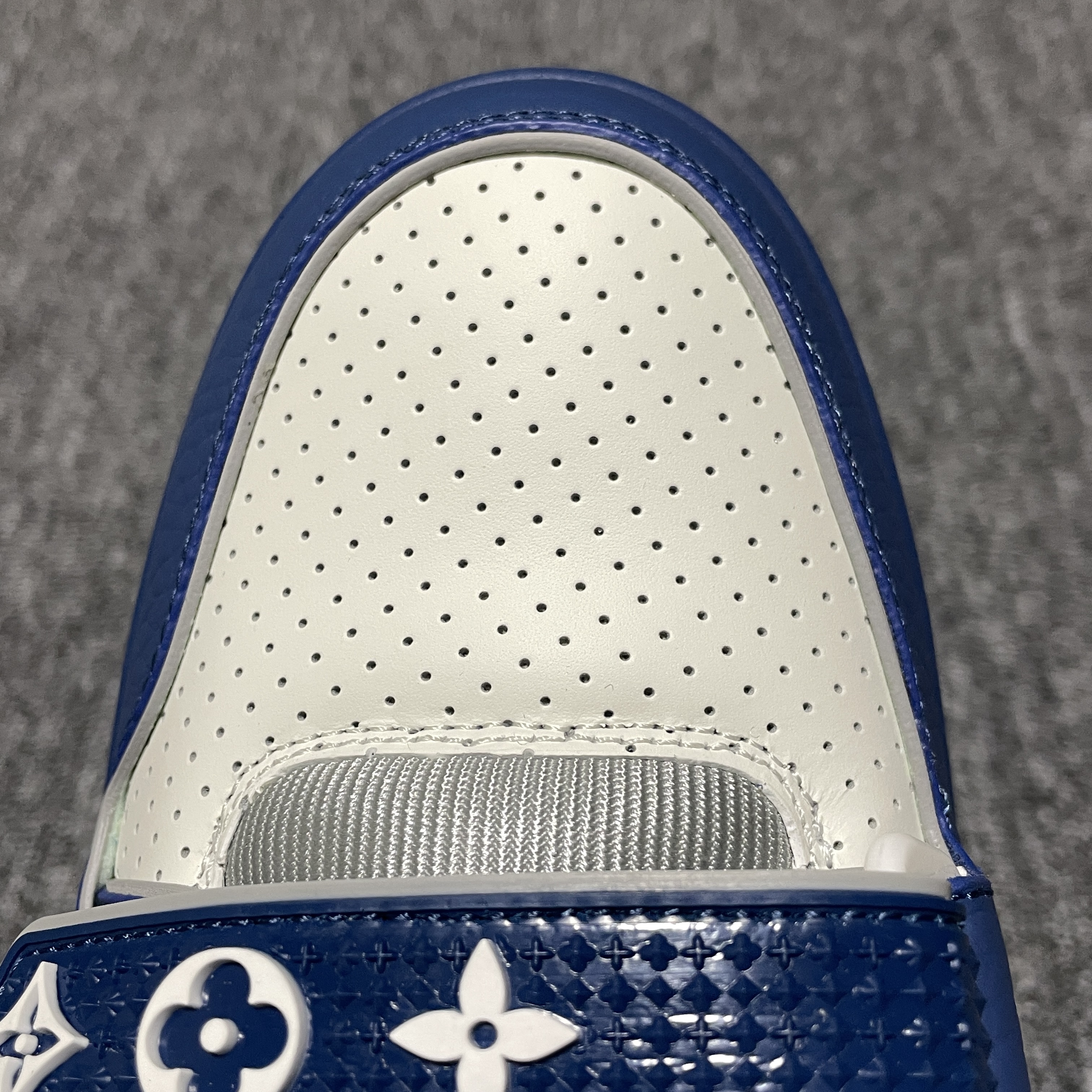 Louis Vuitton LV Trainer Sneaker（1AHTBP）