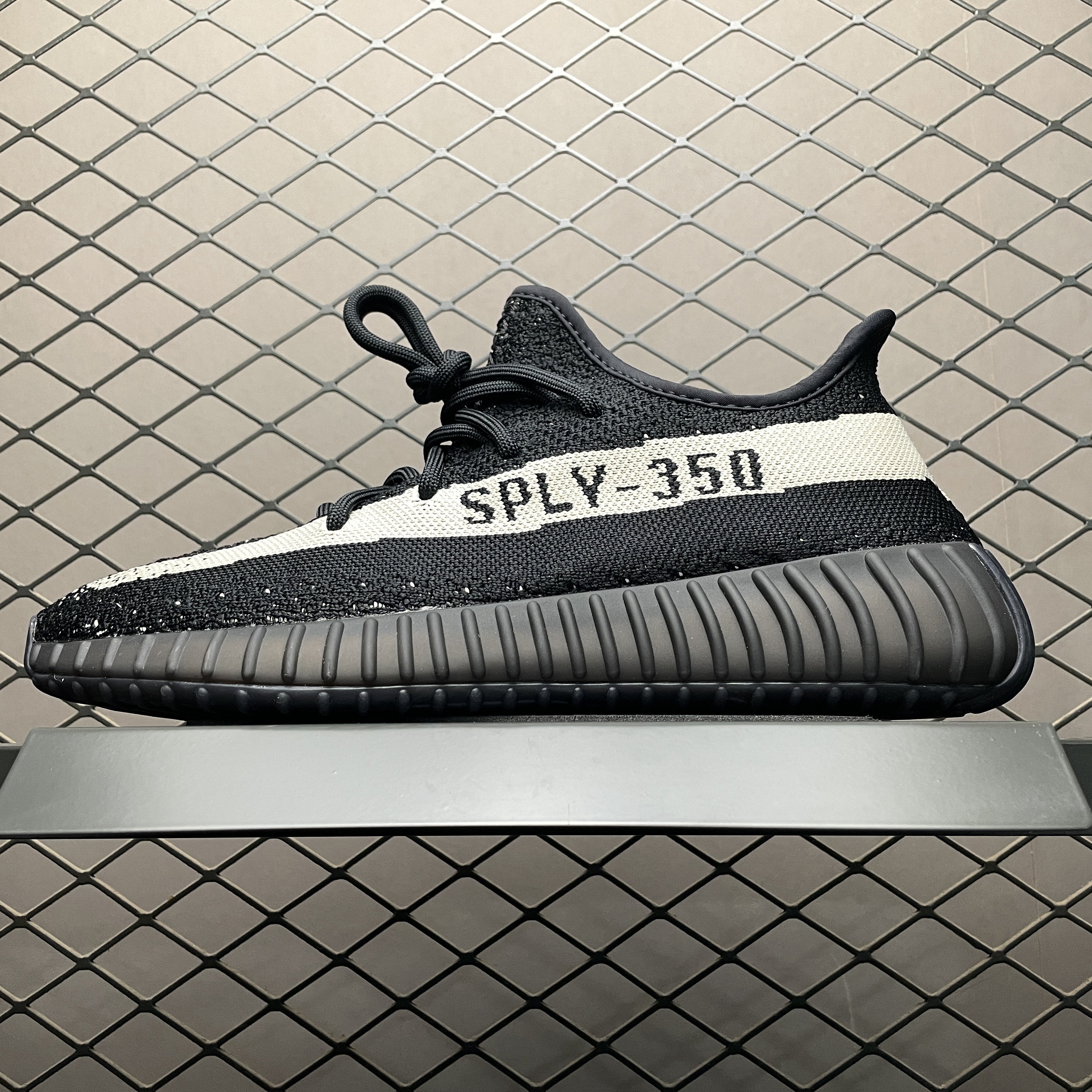 adidas YEEZY Boost 350 V2 "Oreo"（BY1604）