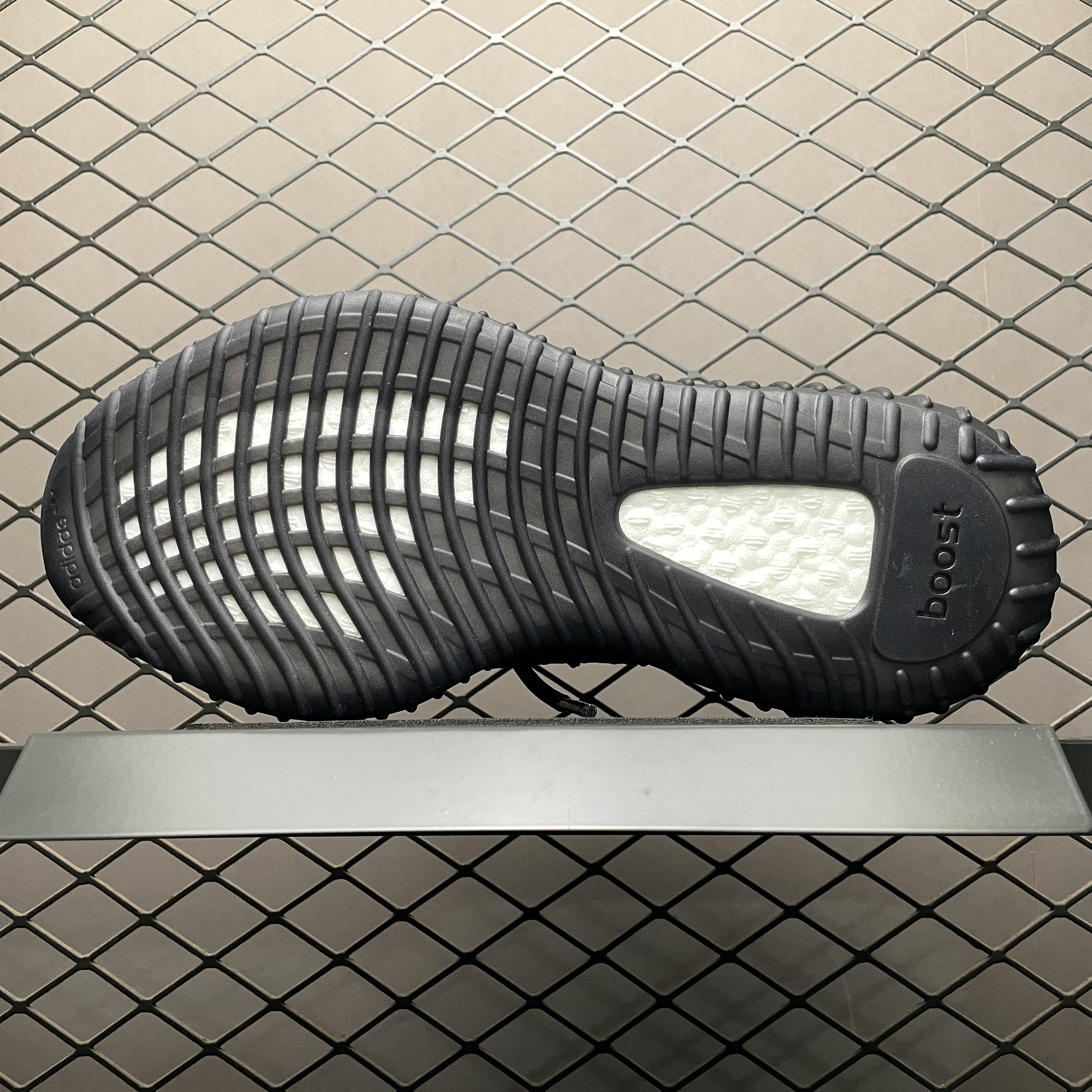 adidas YEEZY Boost 350 V2 "Oreo"（BY1604）