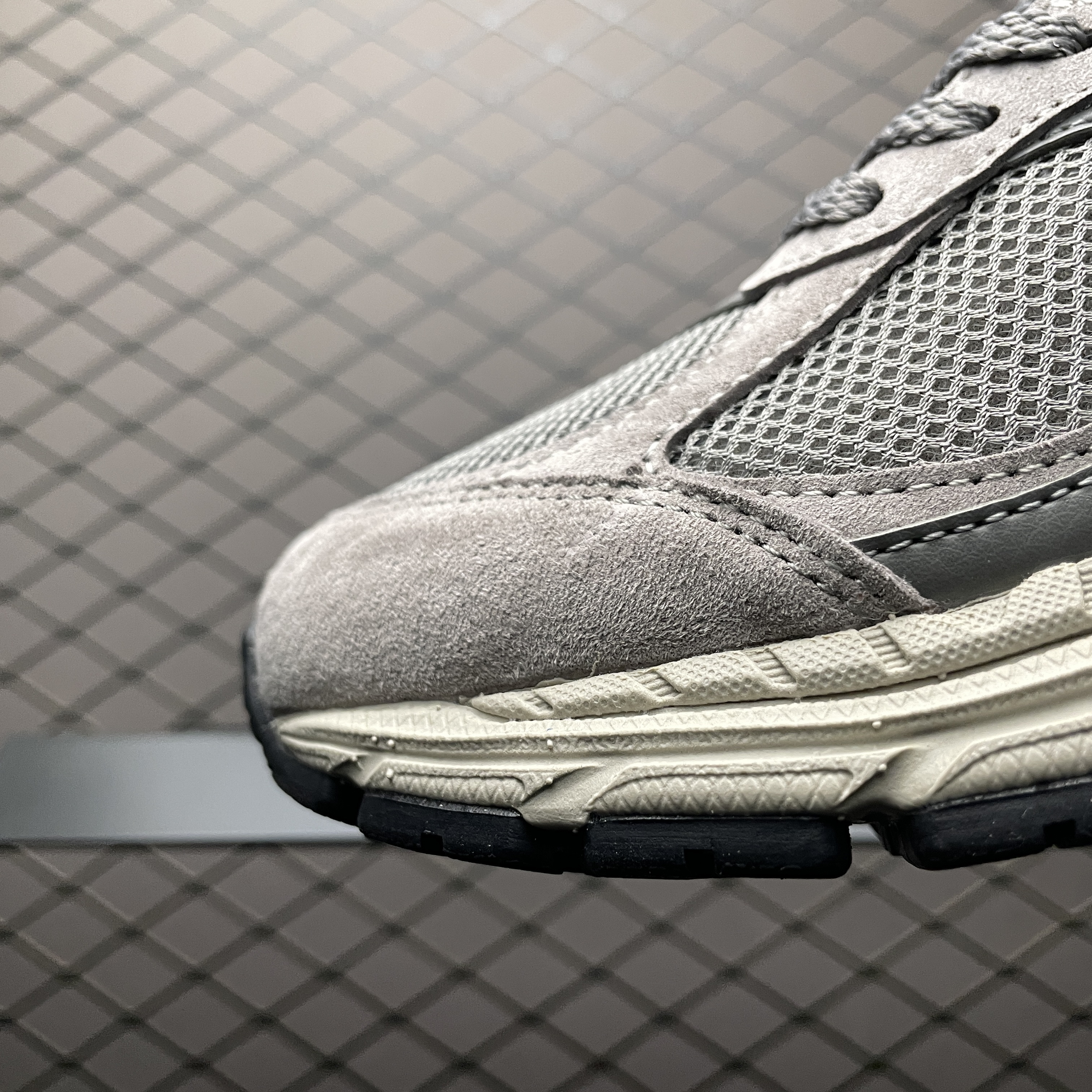 New Balance 2002R "Marblehead/Light Aluminum" (M2002RC)