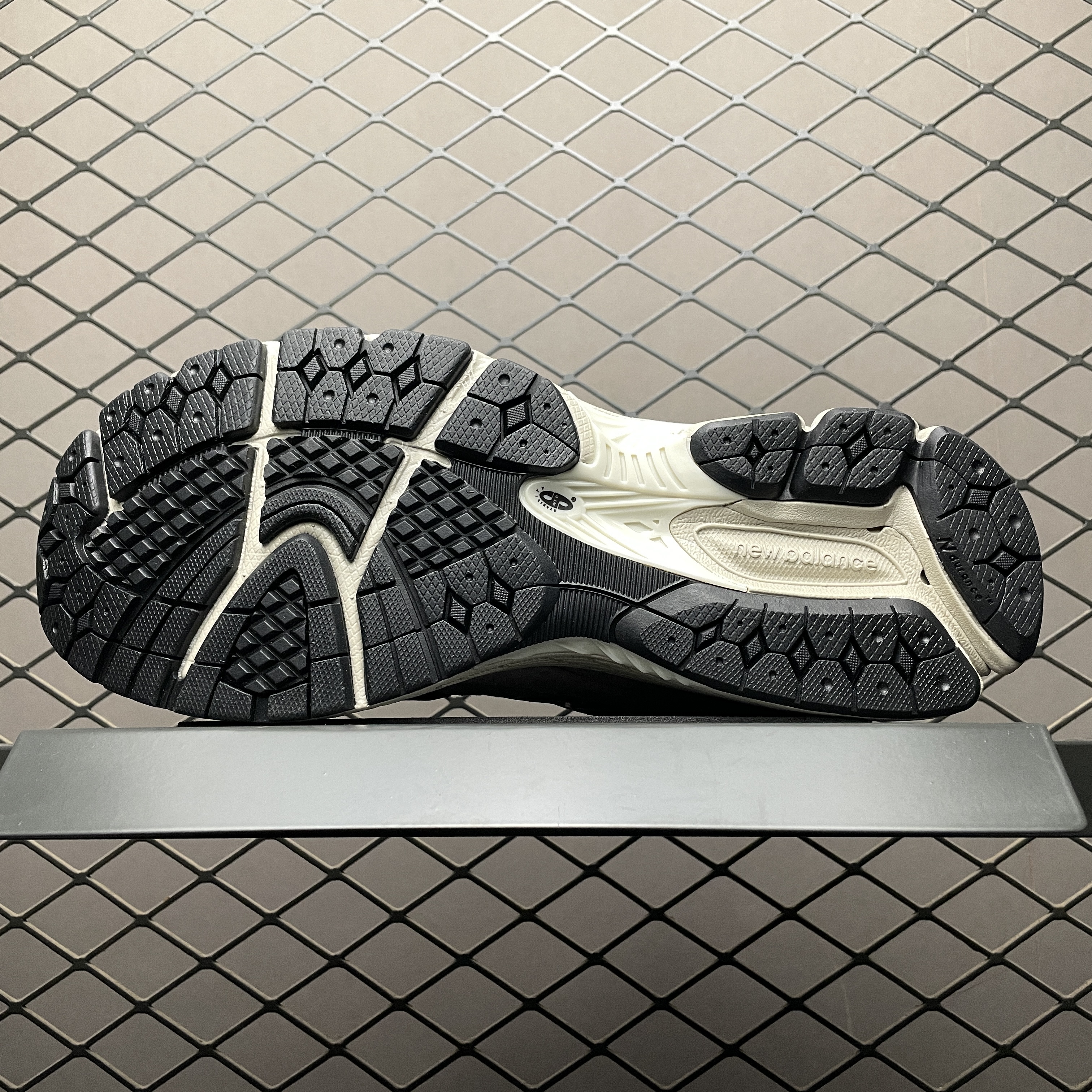 New Balance 2002R "Marblehead/Light Aluminum" (M2002RC)