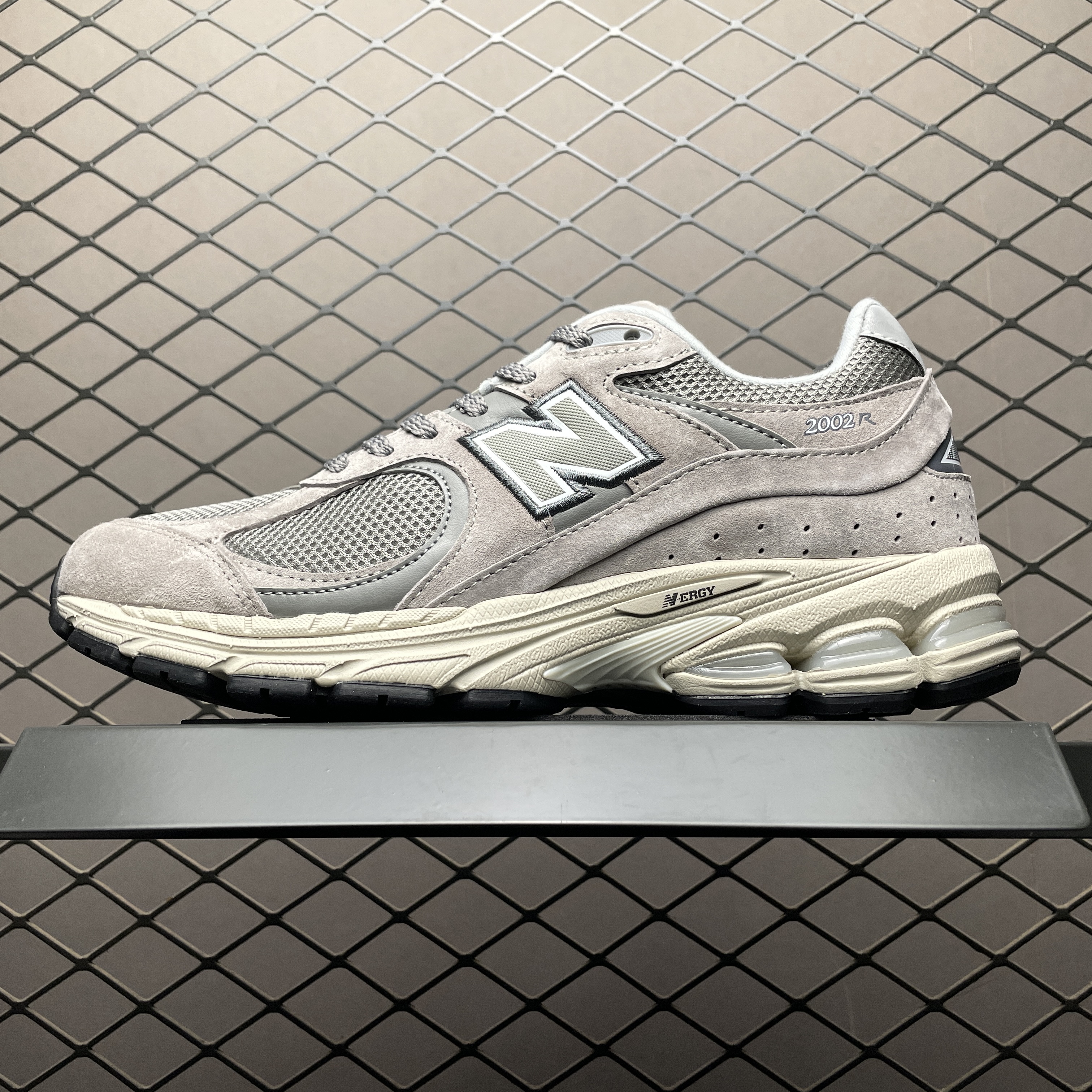 New Balance 2002R "Marblehead/Light Aluminum" (M2002RC)