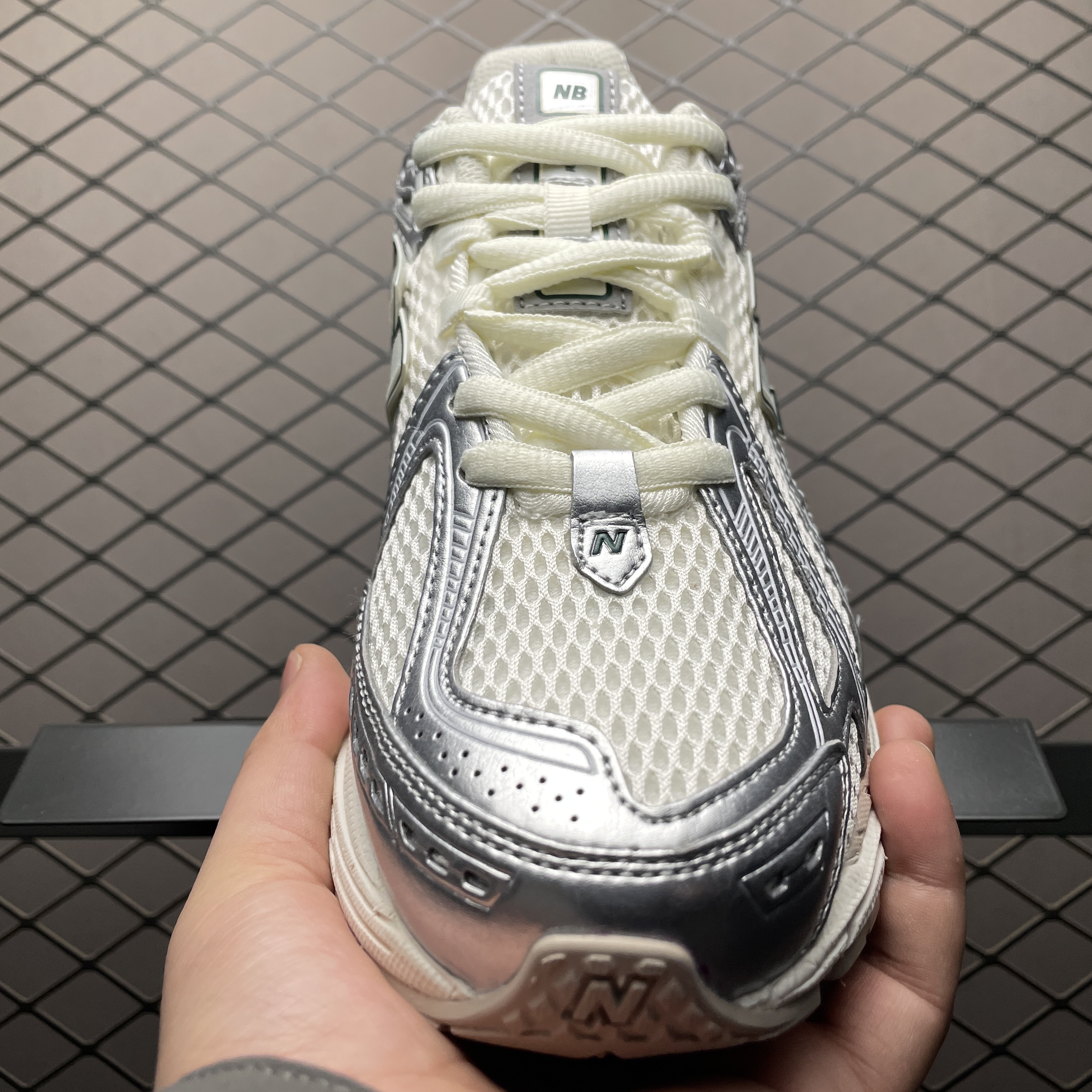 New Balance 1906R "Silver/White" (M1906REE)