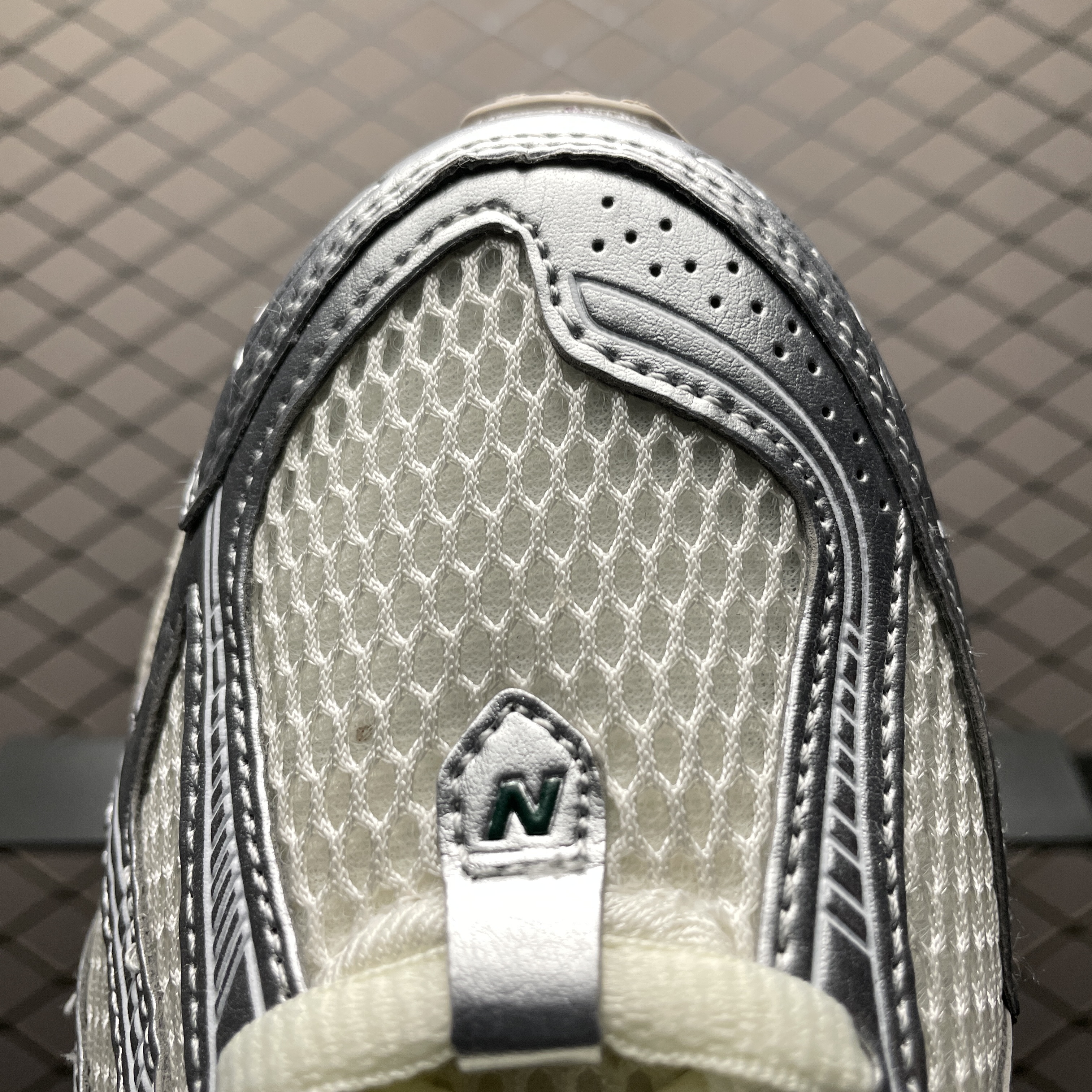 New Balance 1906R "Silver/White" (M1906REE)