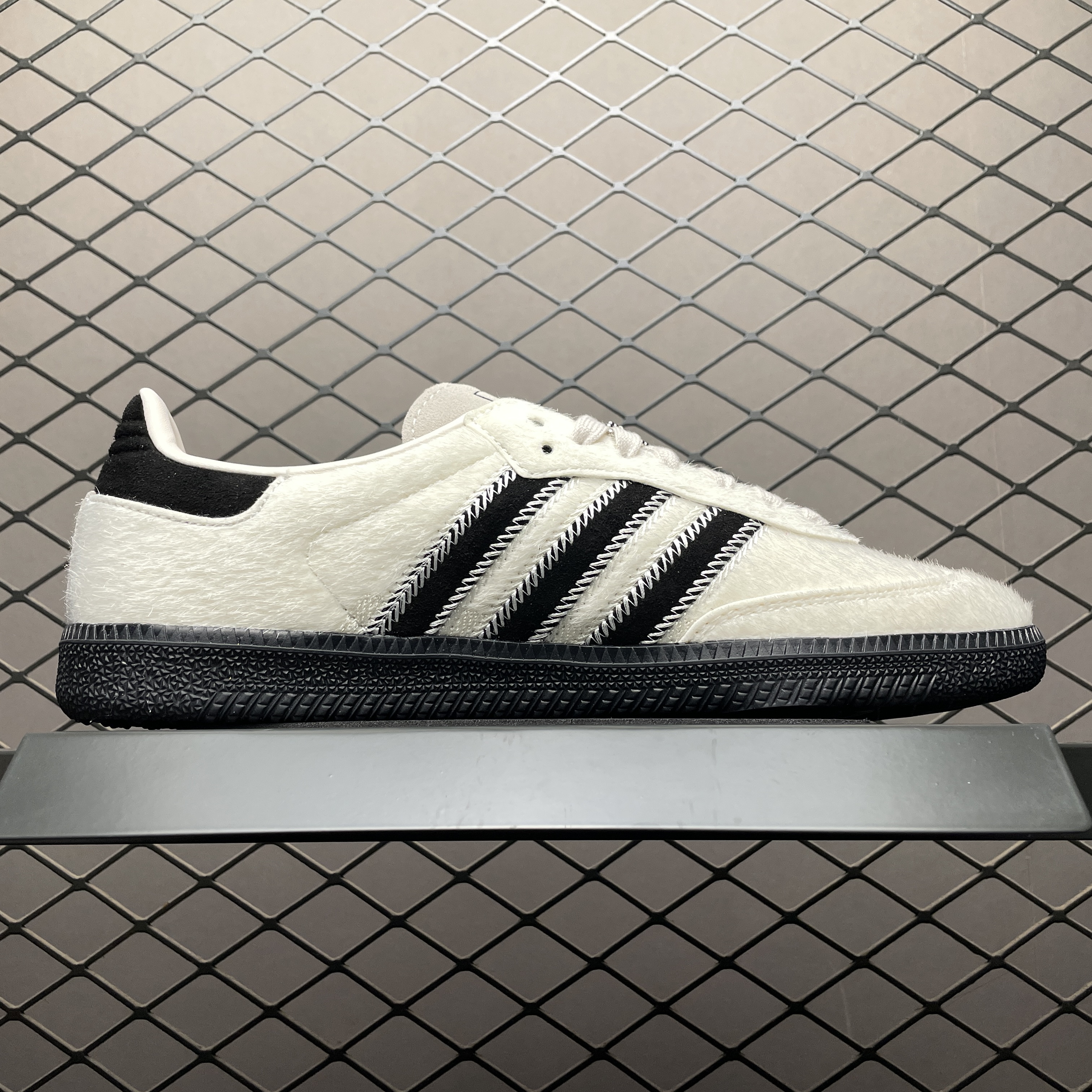 adidas Originals Women's Samba OG "Wonder White/Core Black/Alumina"（JP5329）