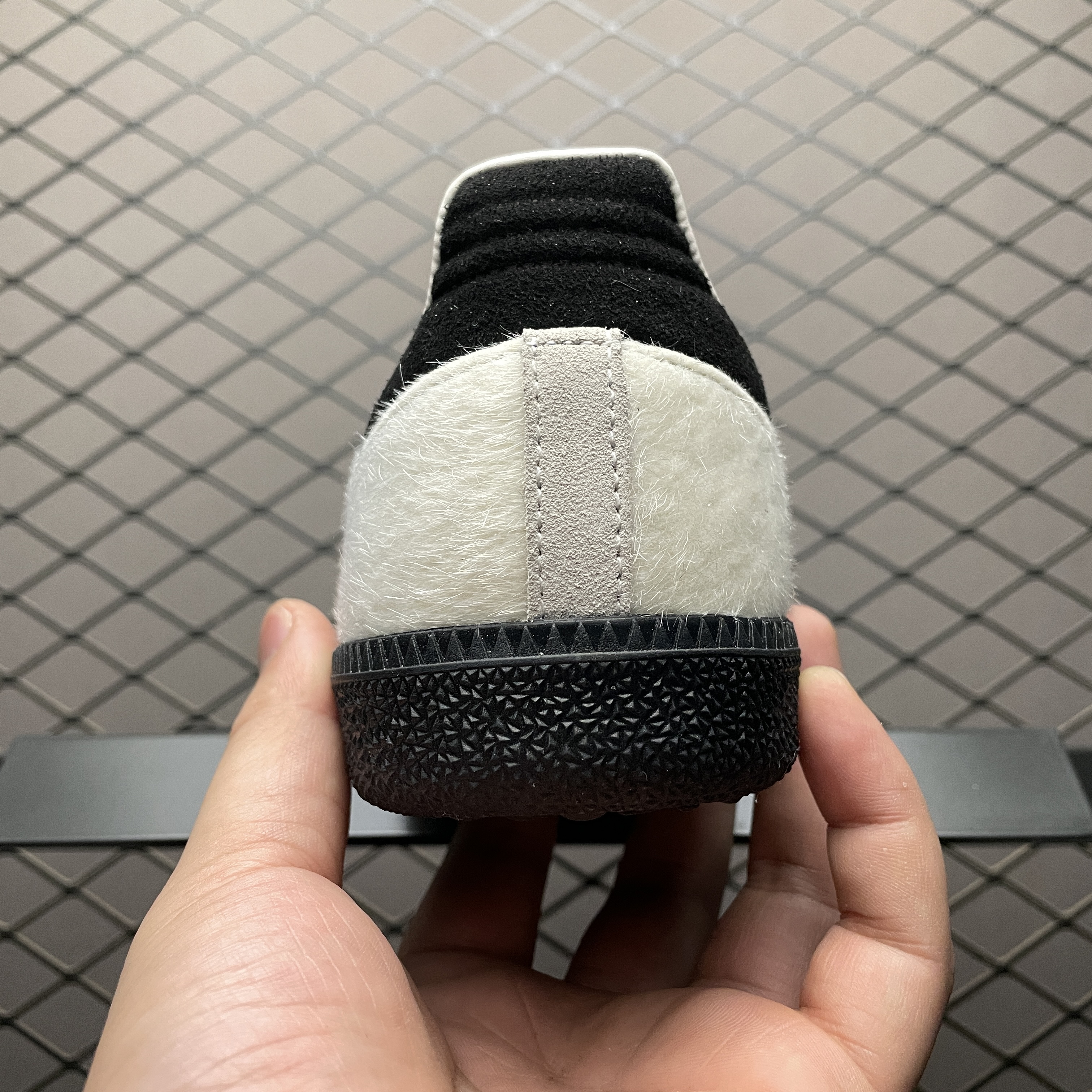 adidas Originals Women's Samba OG "Wonder White/Core Black/Alumina"（JP5329）