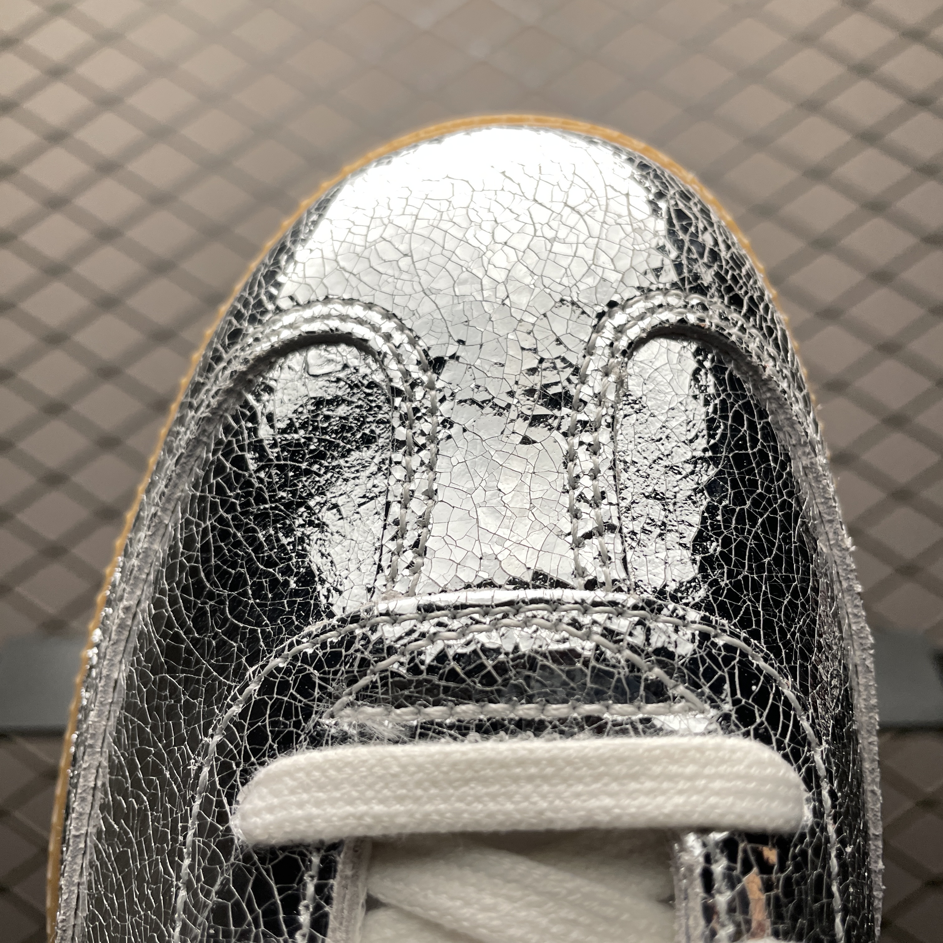 adidas Originals Samba "Silver Metallic"（KI5718）