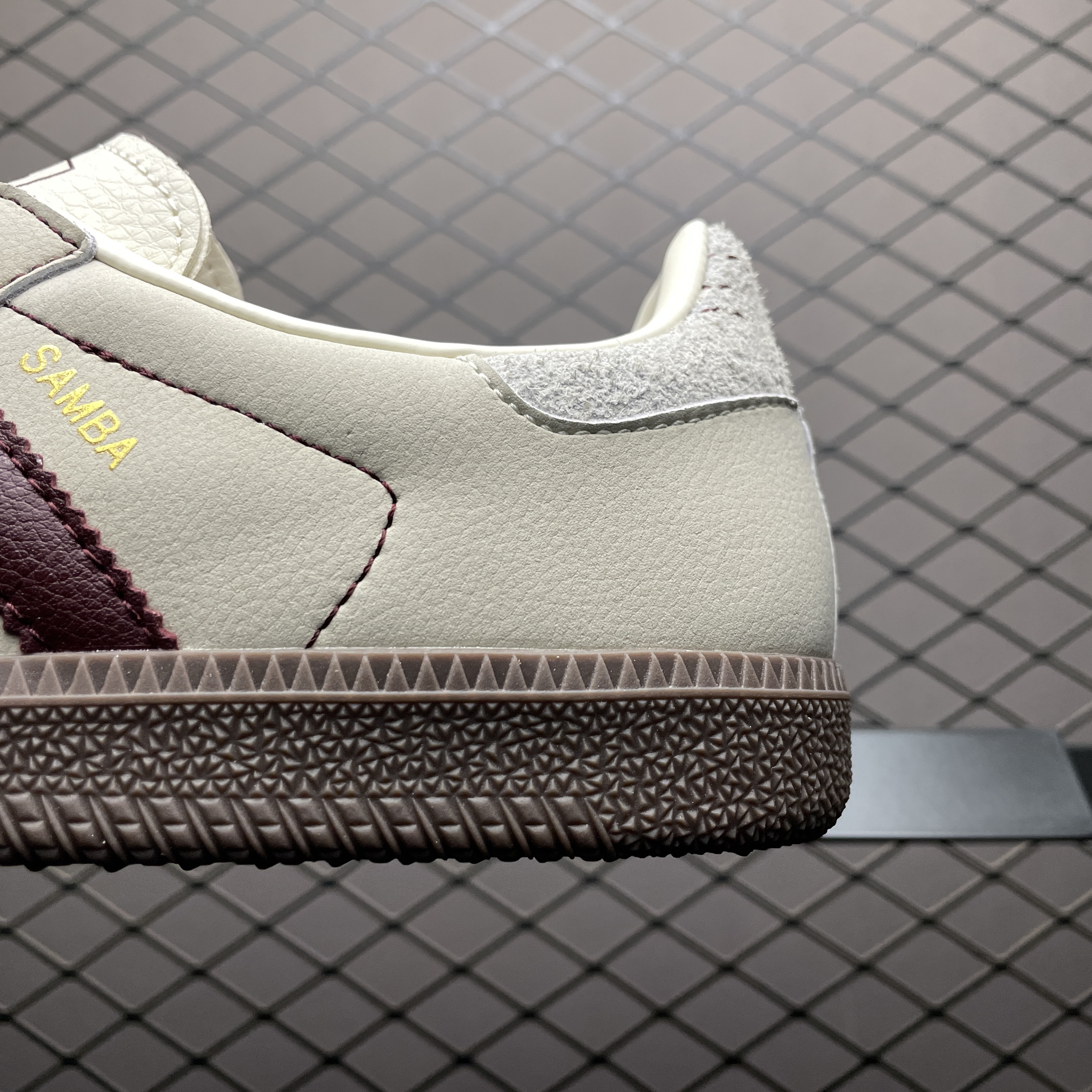 adidas Originals Women's Samba OG "Wonder White/Maroon/Putty Grey"（IG1987/JP1987）
