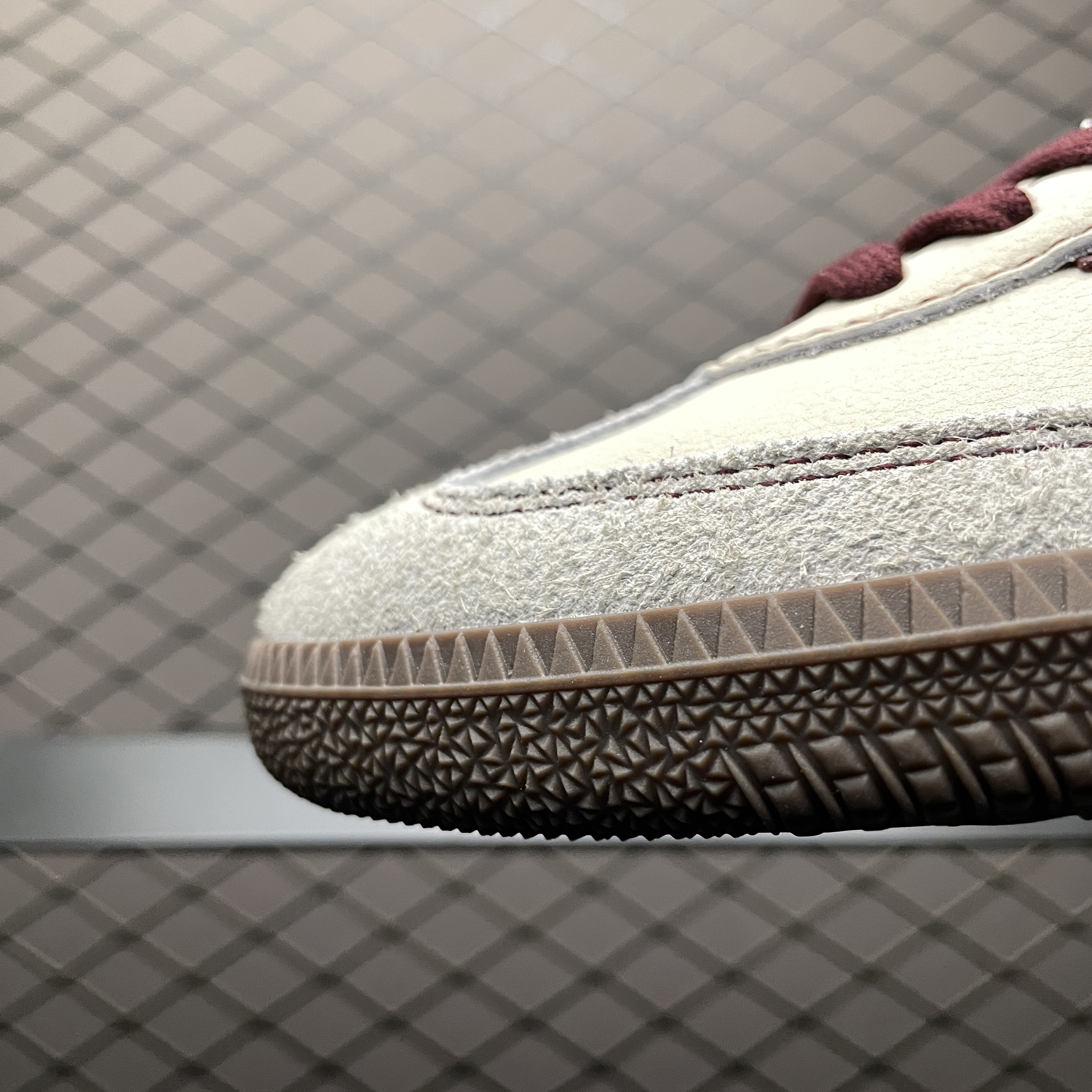 adidas Originals Women's Samba OG "Wonder White/Maroon/Putty Grey"（IG1987/JP1987）