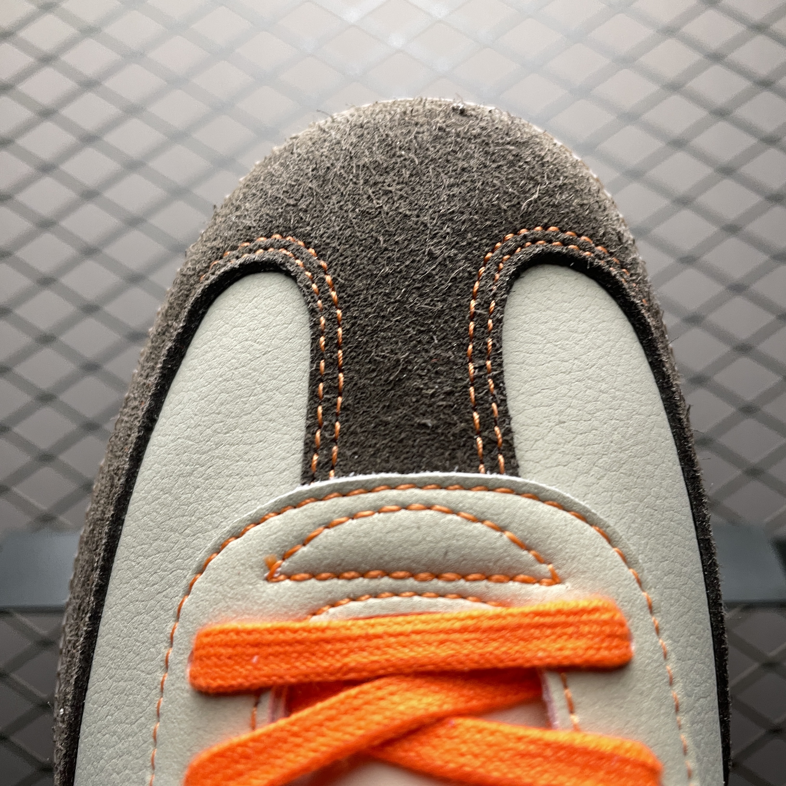 adidas Originals Women's Samba OG "Solar Orange/Cream White"（JI2732）
