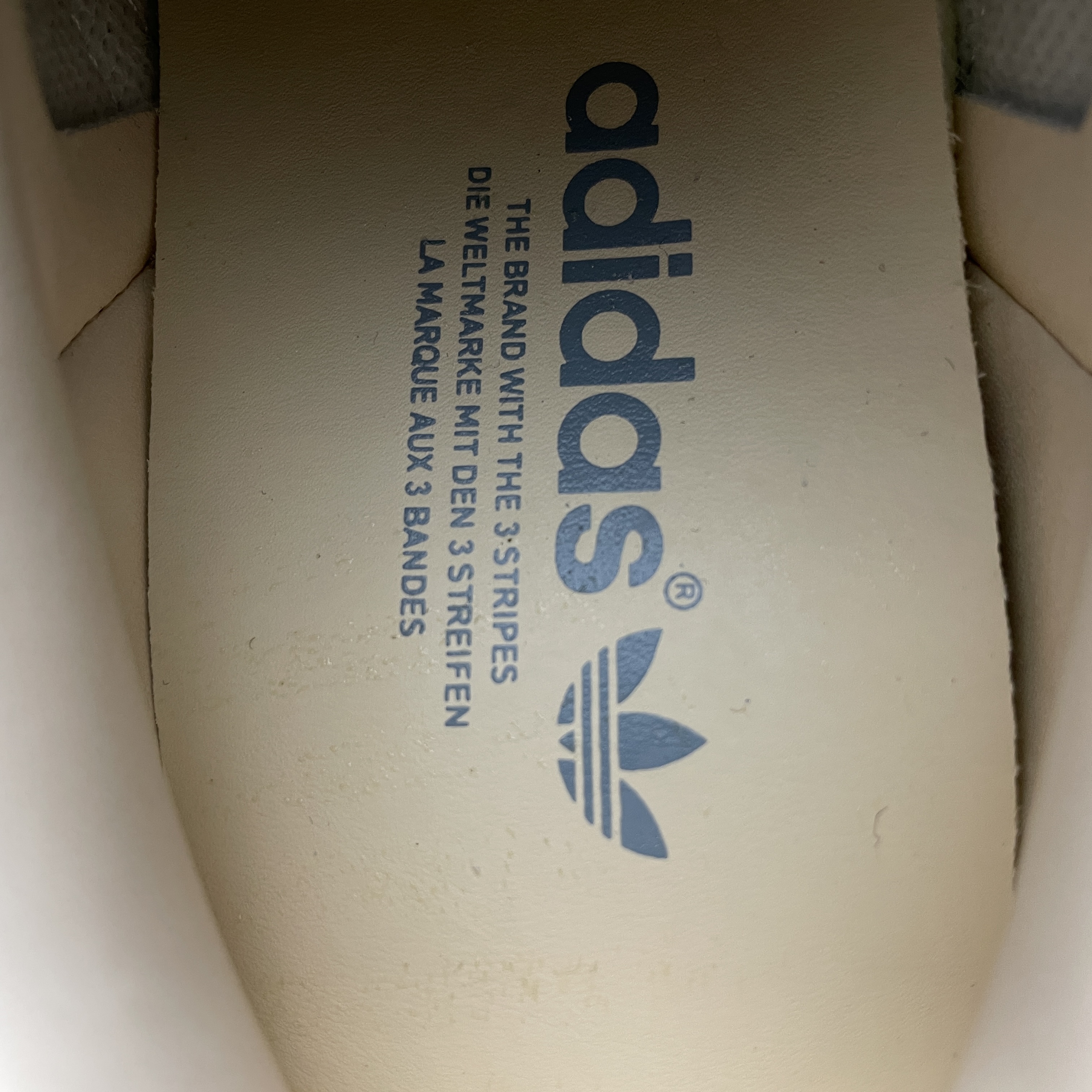 adidas Originals Women's Samba OG "Cream White/Wonder Silver/Sand Strata"（JH7299）