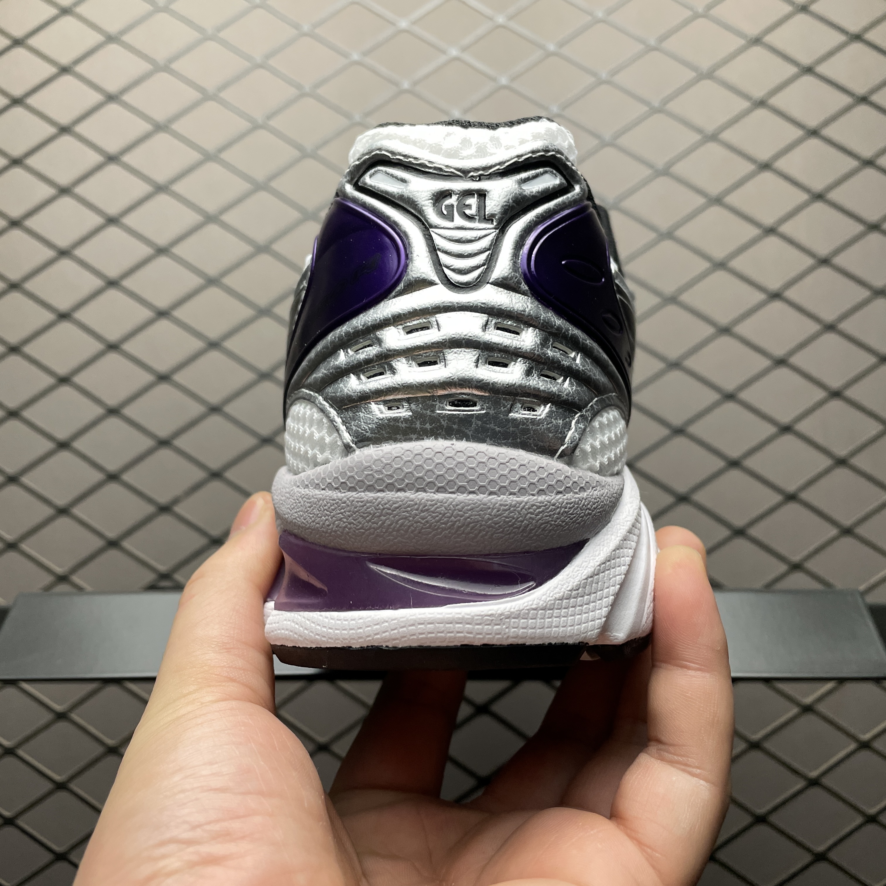 ASICS Gel-Kayano 14 'White Dark Grape'（1202A056-111）