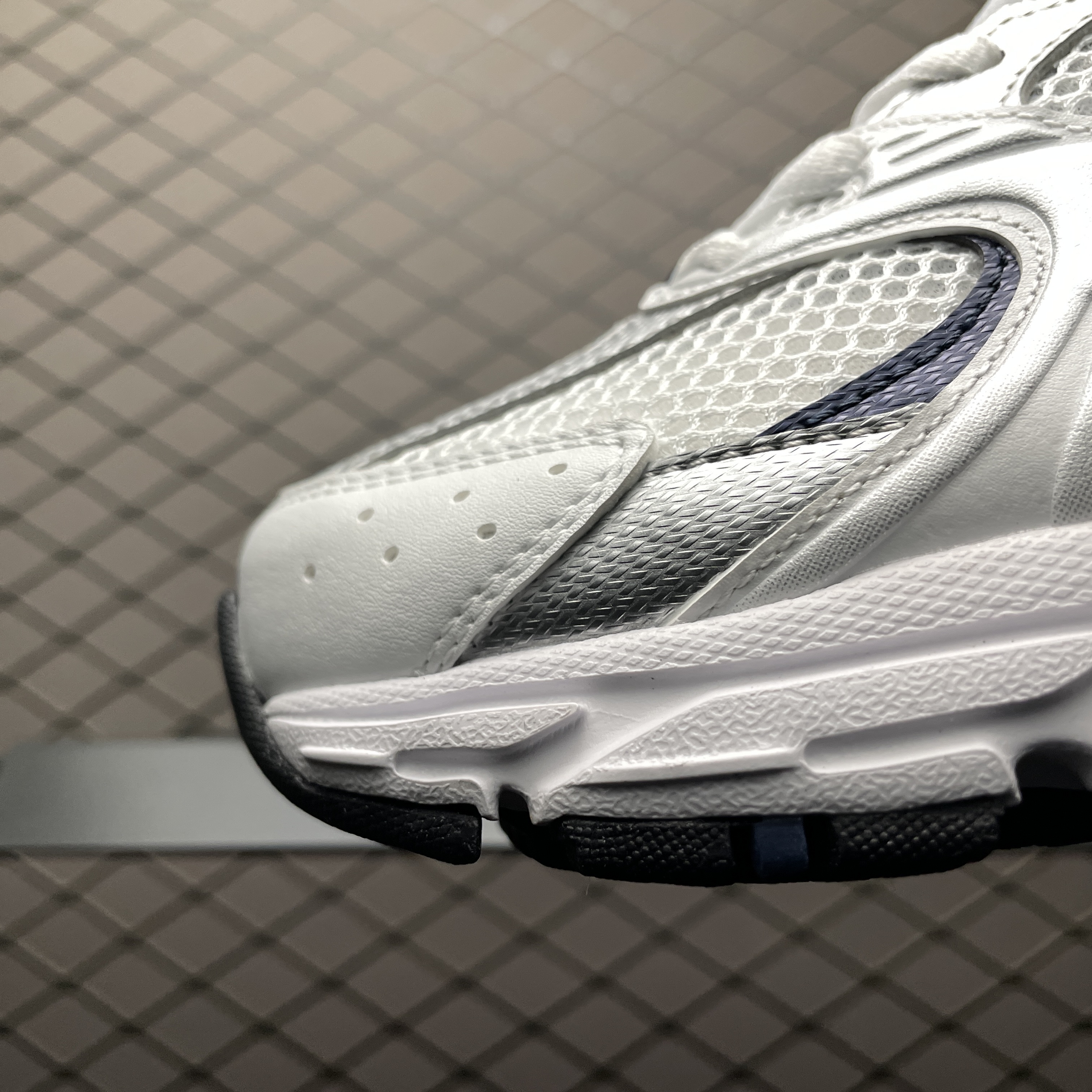 New Balance Women's MR530SG "White" (MR530SG)