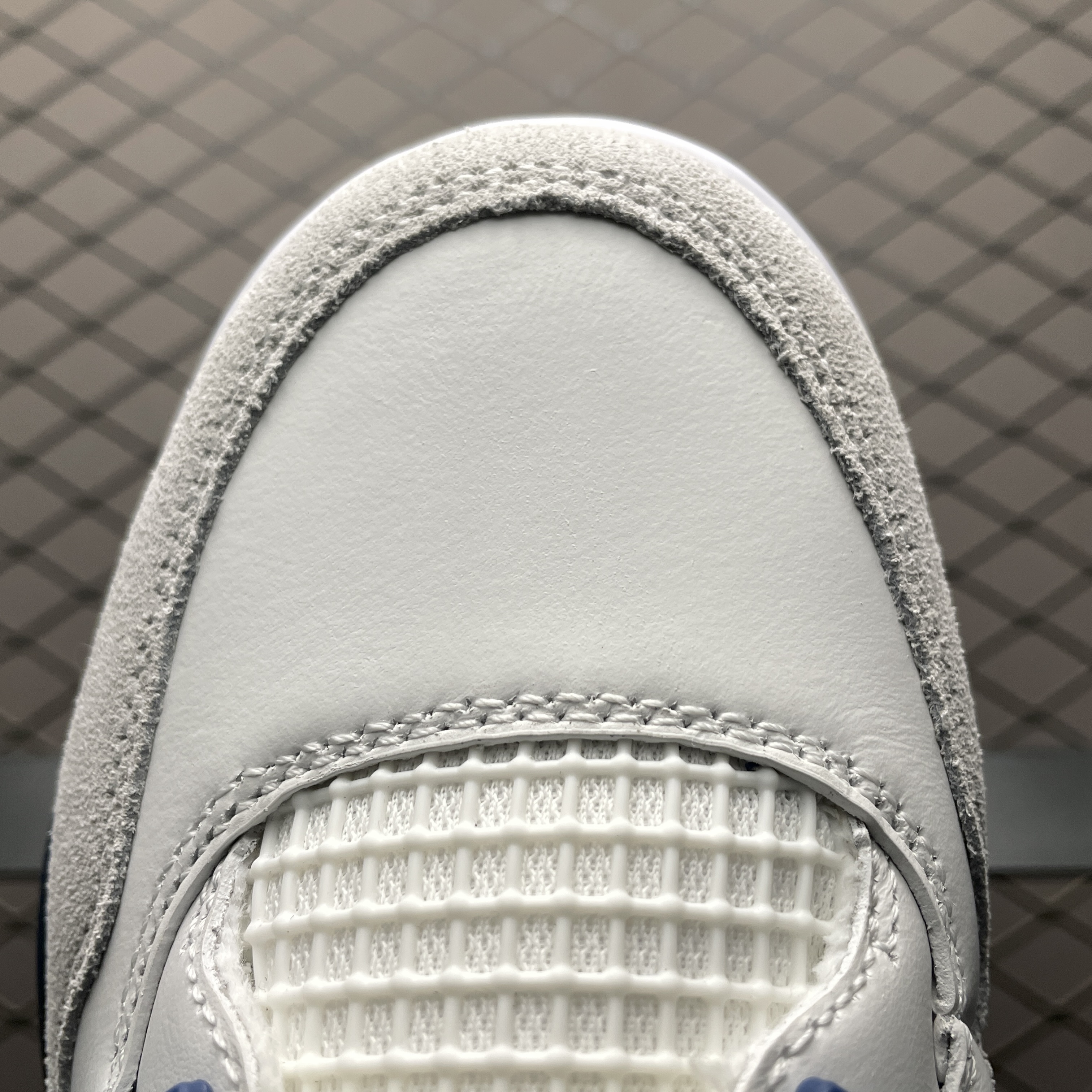 Nike SB Air Jordan 4 Retro SP "Summit White/Navy" (DR5415-100)