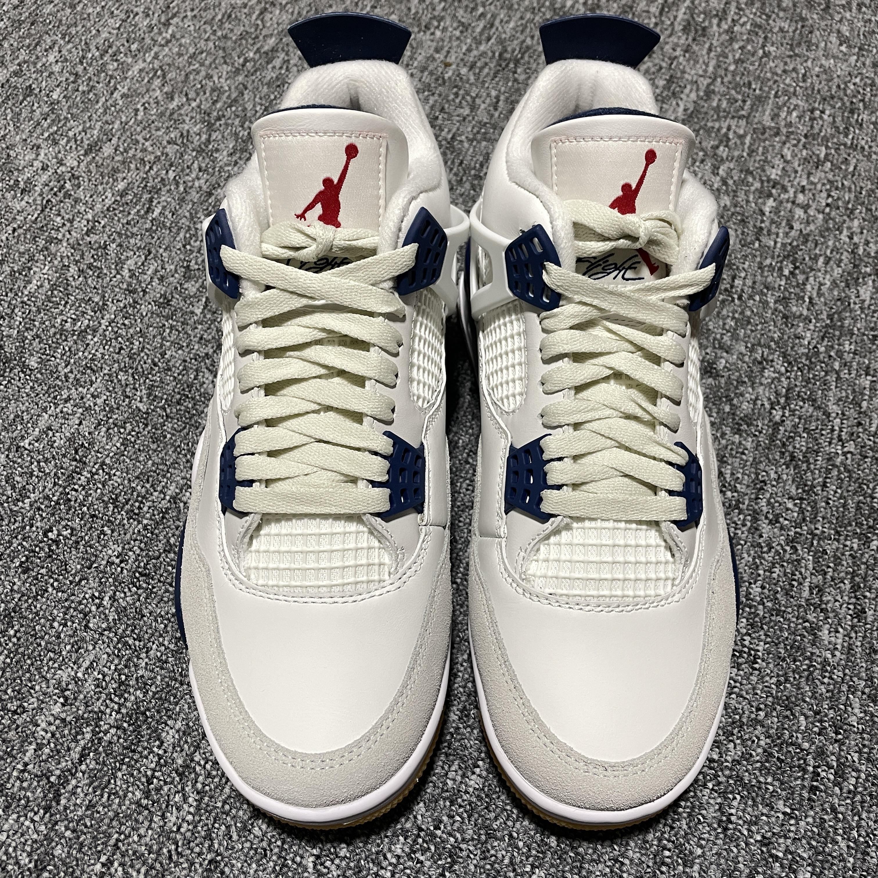 Nike SB Air Jordan 4 Retro SP "Summit White/Navy" (DR5415-100)