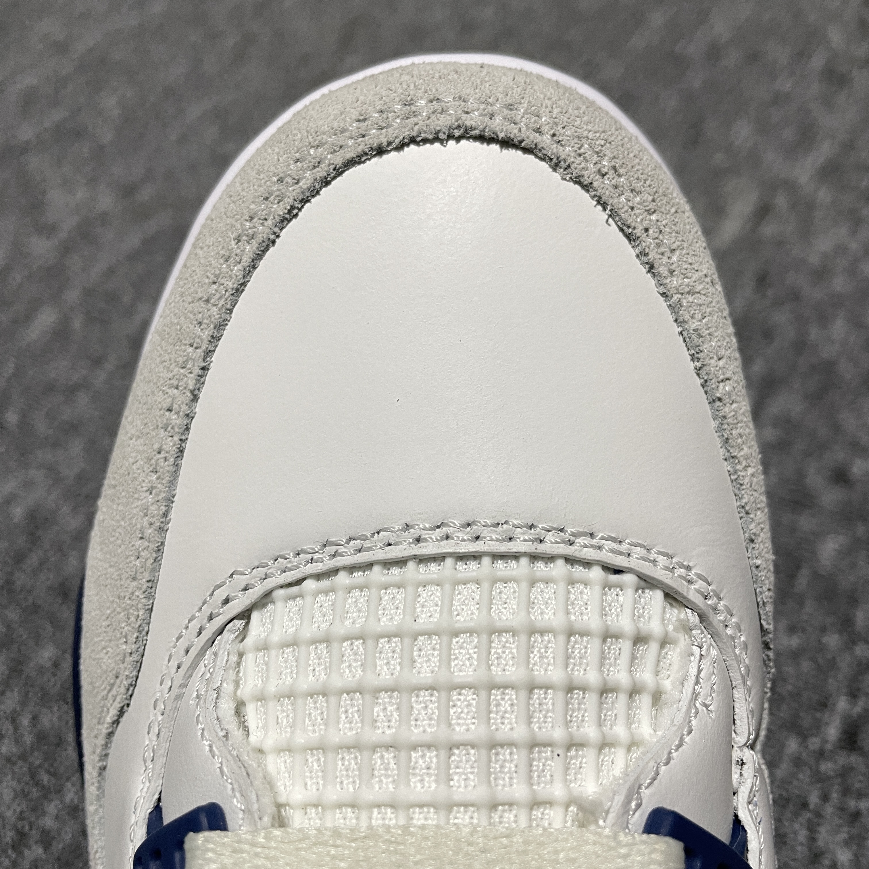 Nike SB Air Jordan 4 Retro SP "Summit White/Navy" (DR5415-100)