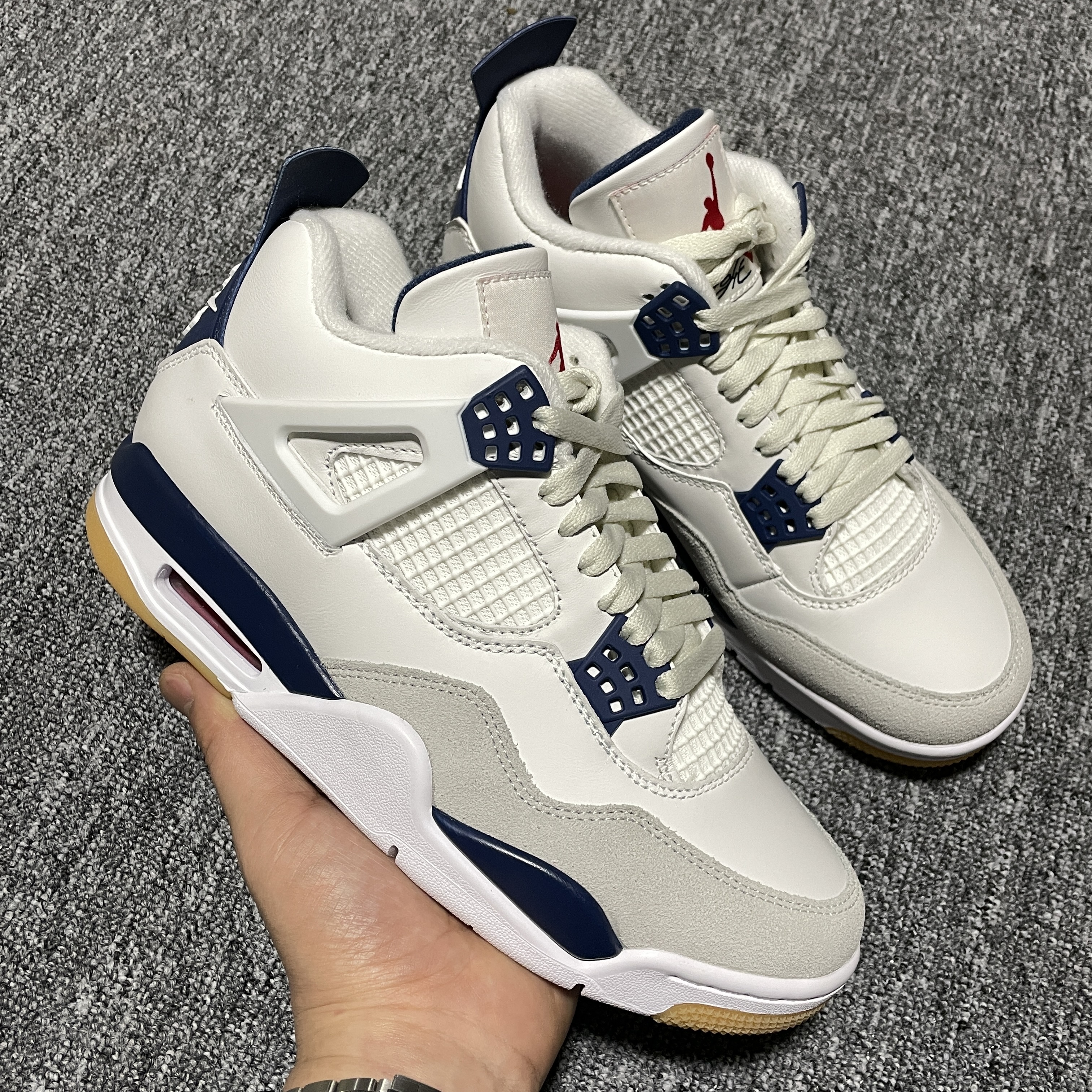 Nike SB Air Jordan 4 Retro SP "Summit White/Navy" (DR5415-100)