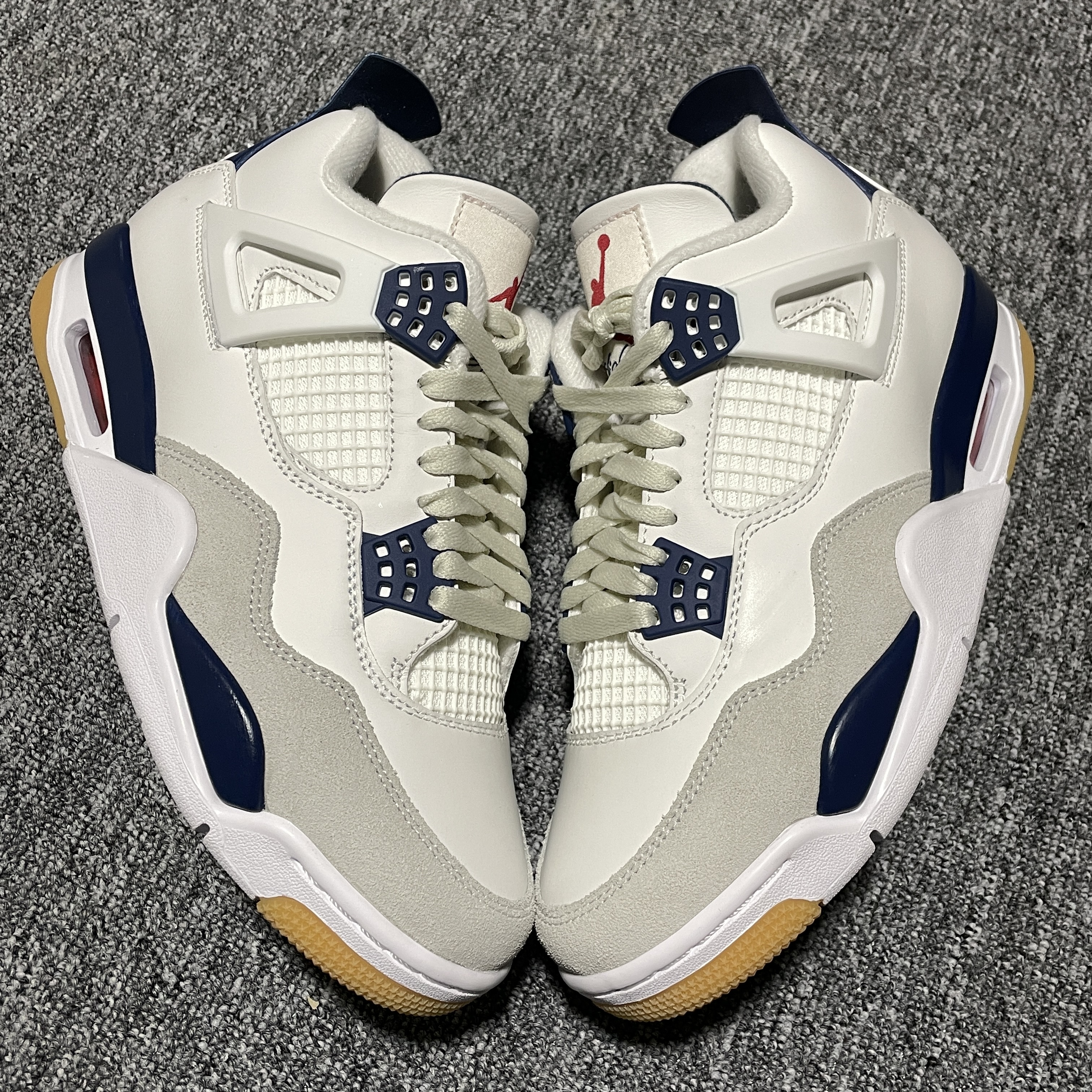 Nike SB Air Jordan 4 Retro SP "Summit White/Navy" (DR5415-100)
