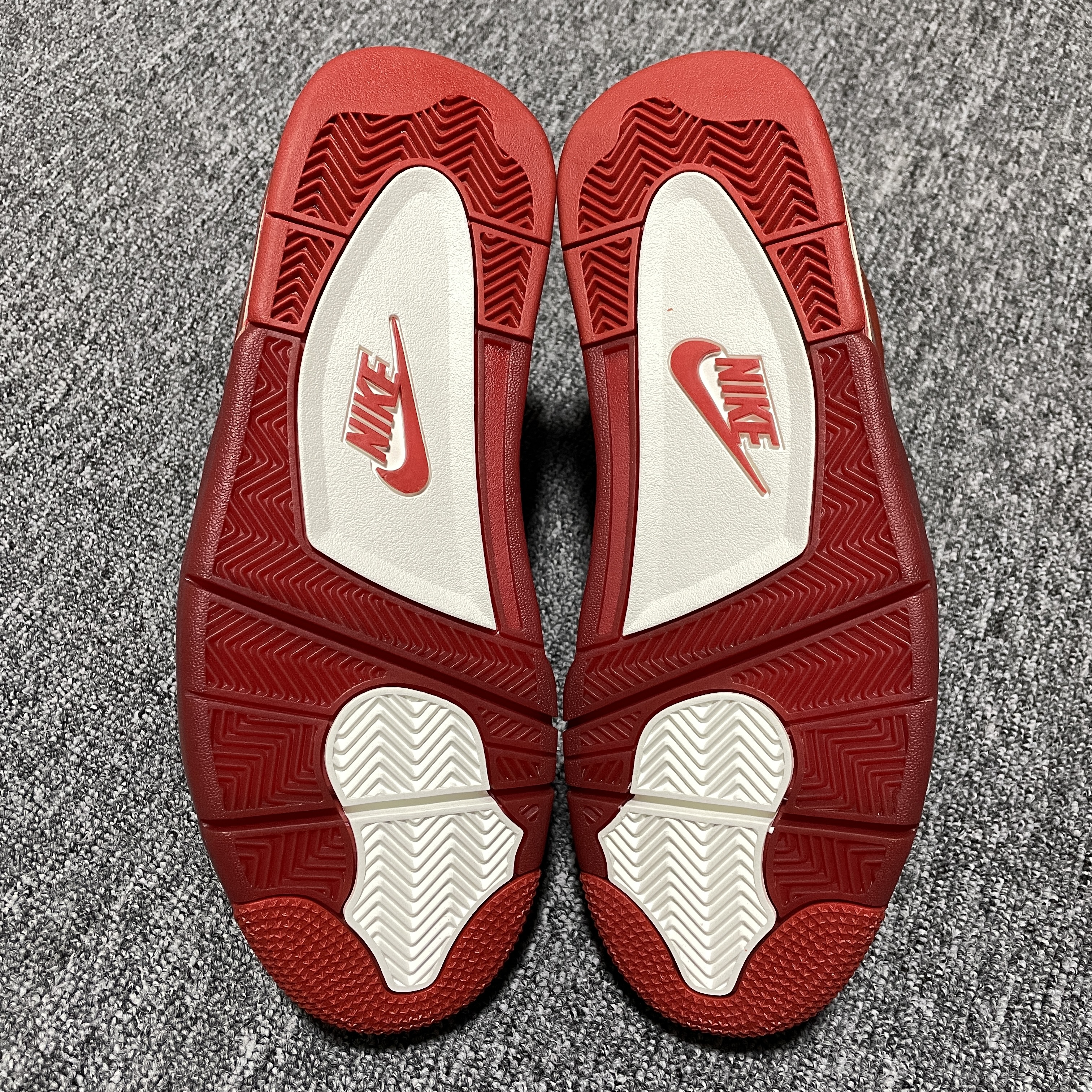 Nigel Sylvester × Nike Air Jordan 4 Retro OG "Brick By Brick"（HF4340-800）