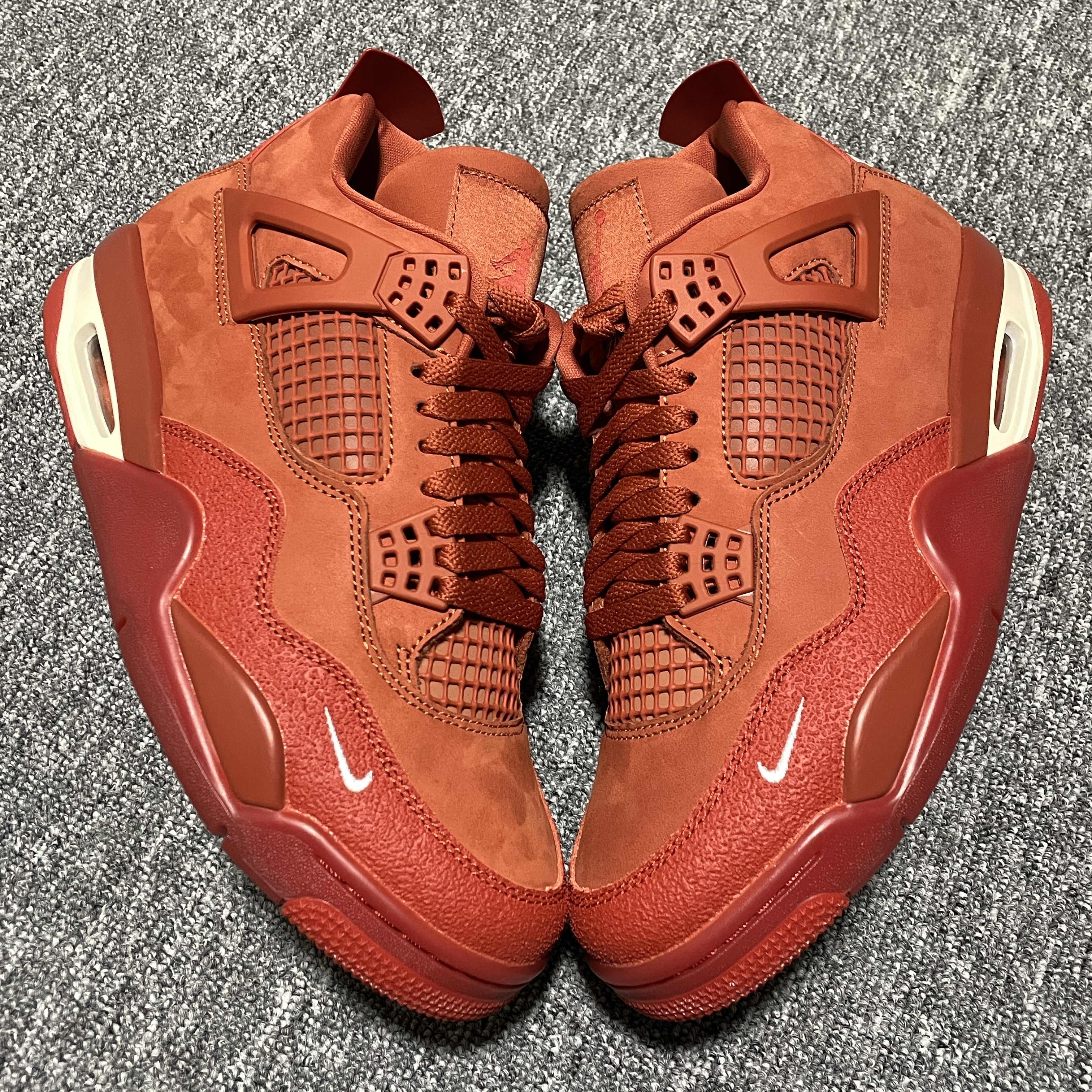 Nigel Sylvester × Nike Air Jordan 4 Retro OG "Brick By Brick"（HF4340-800）