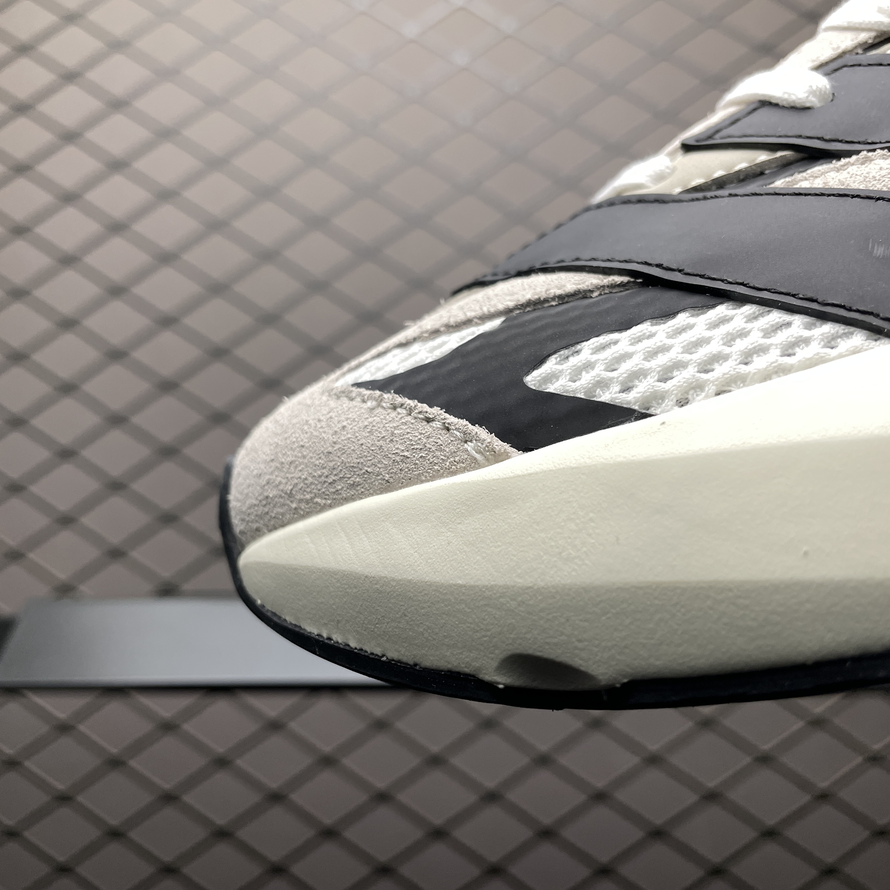 adidas Lightblaze "Alumina/Core Black/Cloud White"（JH6944）