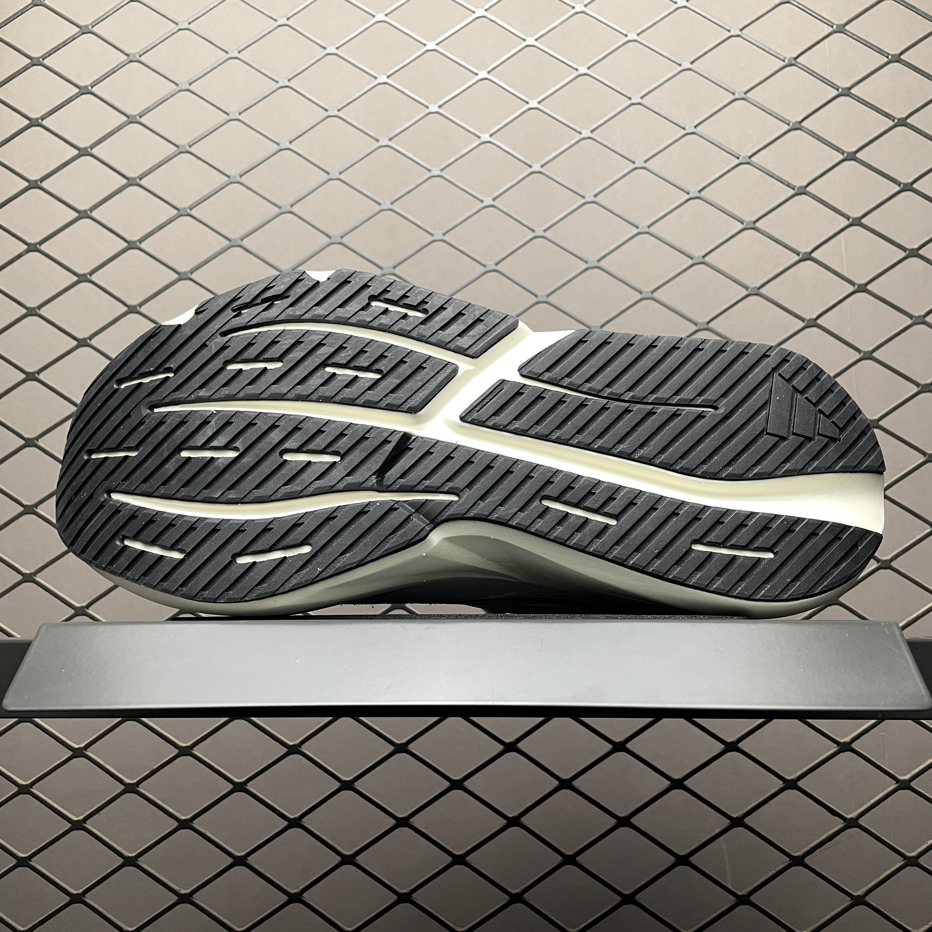 adidas Lightblaze "Alumina/Core Black/Cloud White"（JH6944）