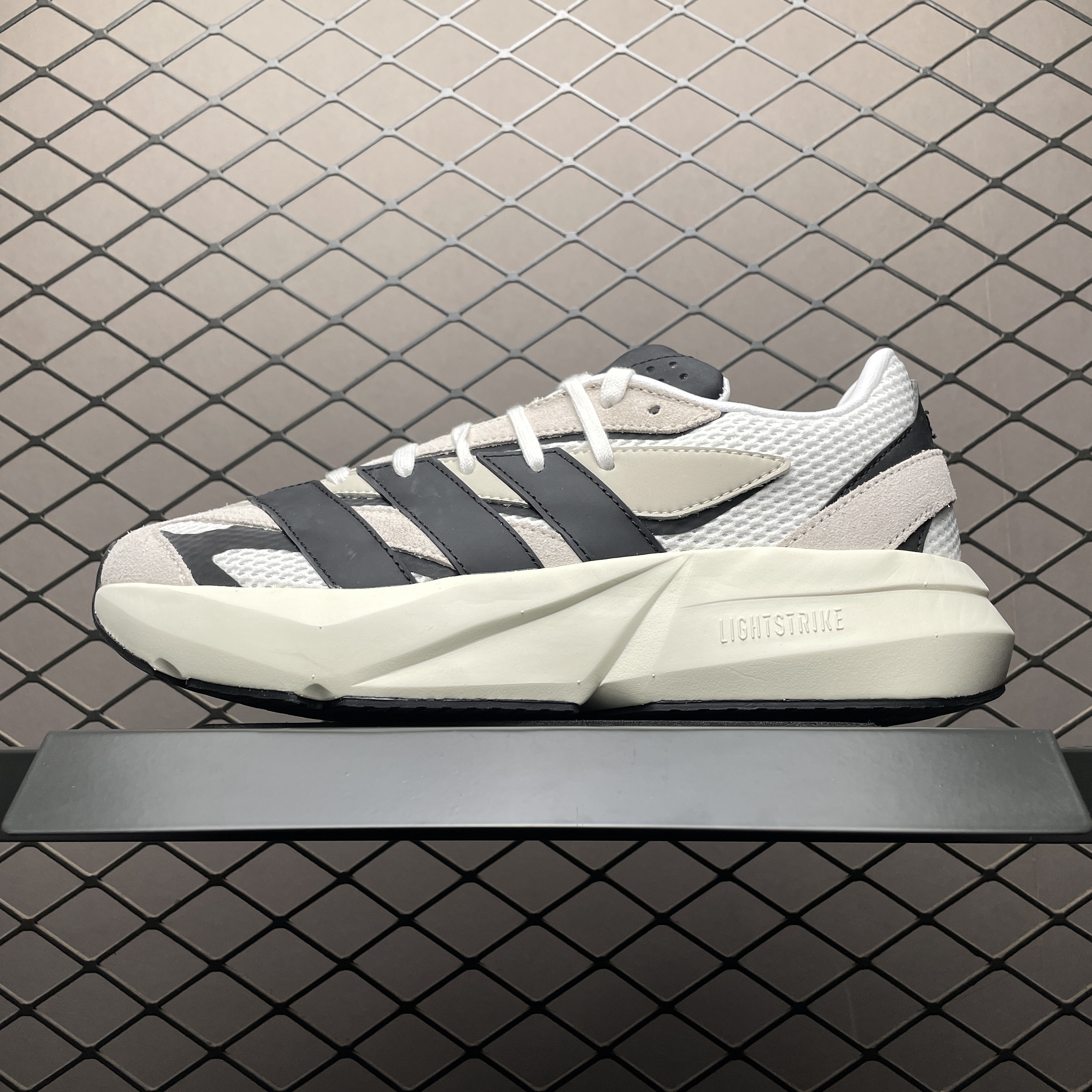 adidas Lightblaze "Alumina/Core Black/Cloud White"（JH6944）