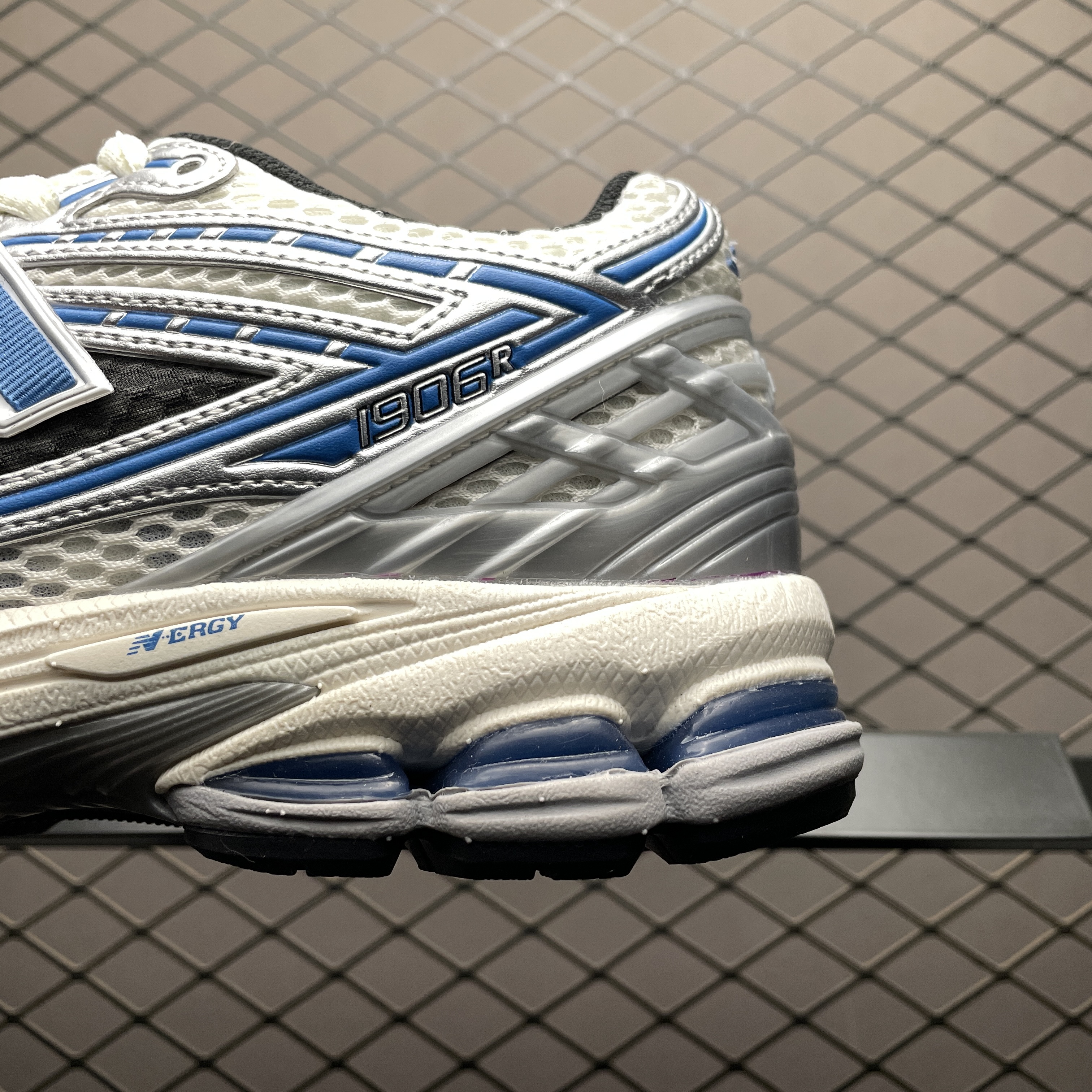 New Balance 1906R "Silver/Blue" (M1906REB）