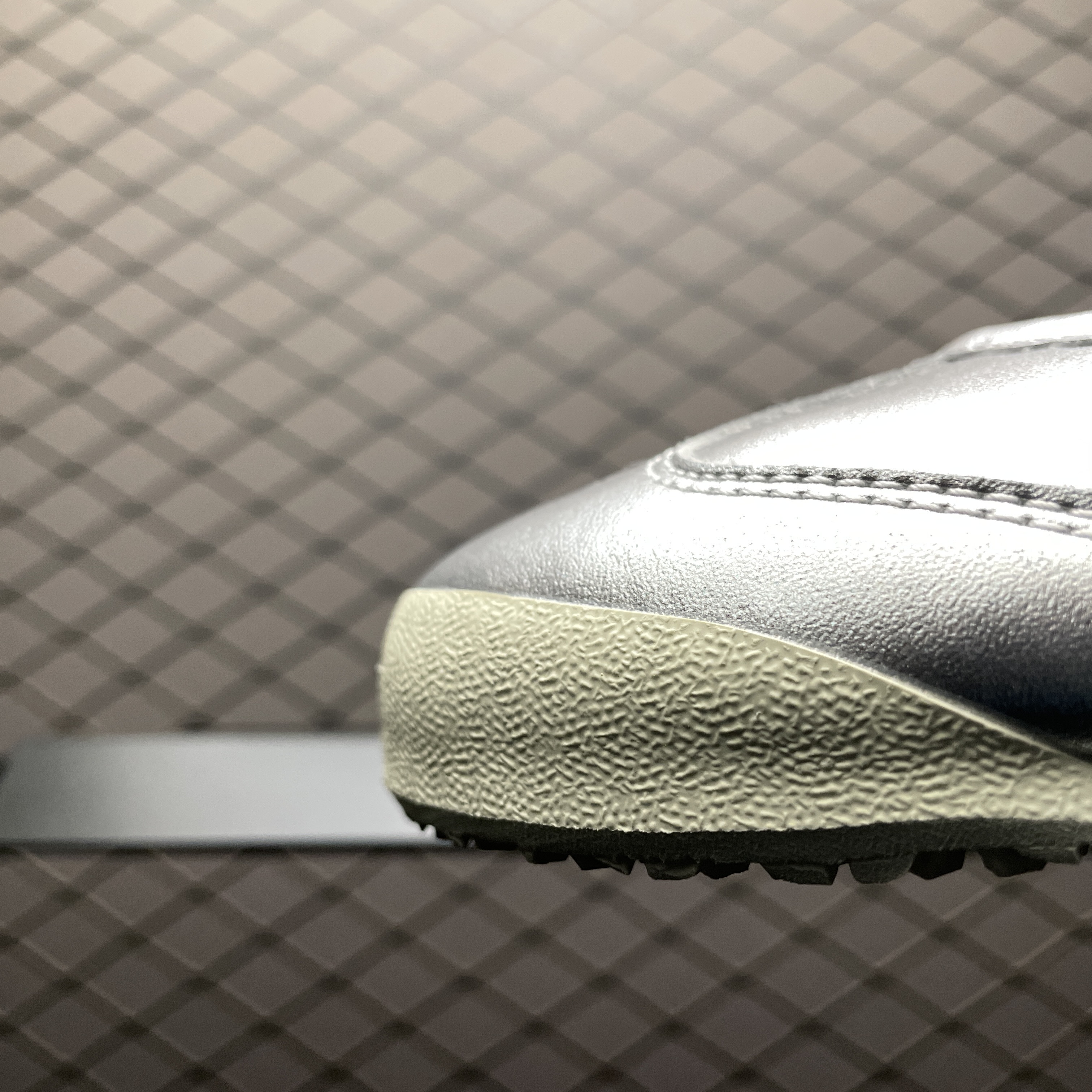 Onitsuka Tiger Women's Mexico 66 TGRS "Silver/Cream"（1182A660-020）