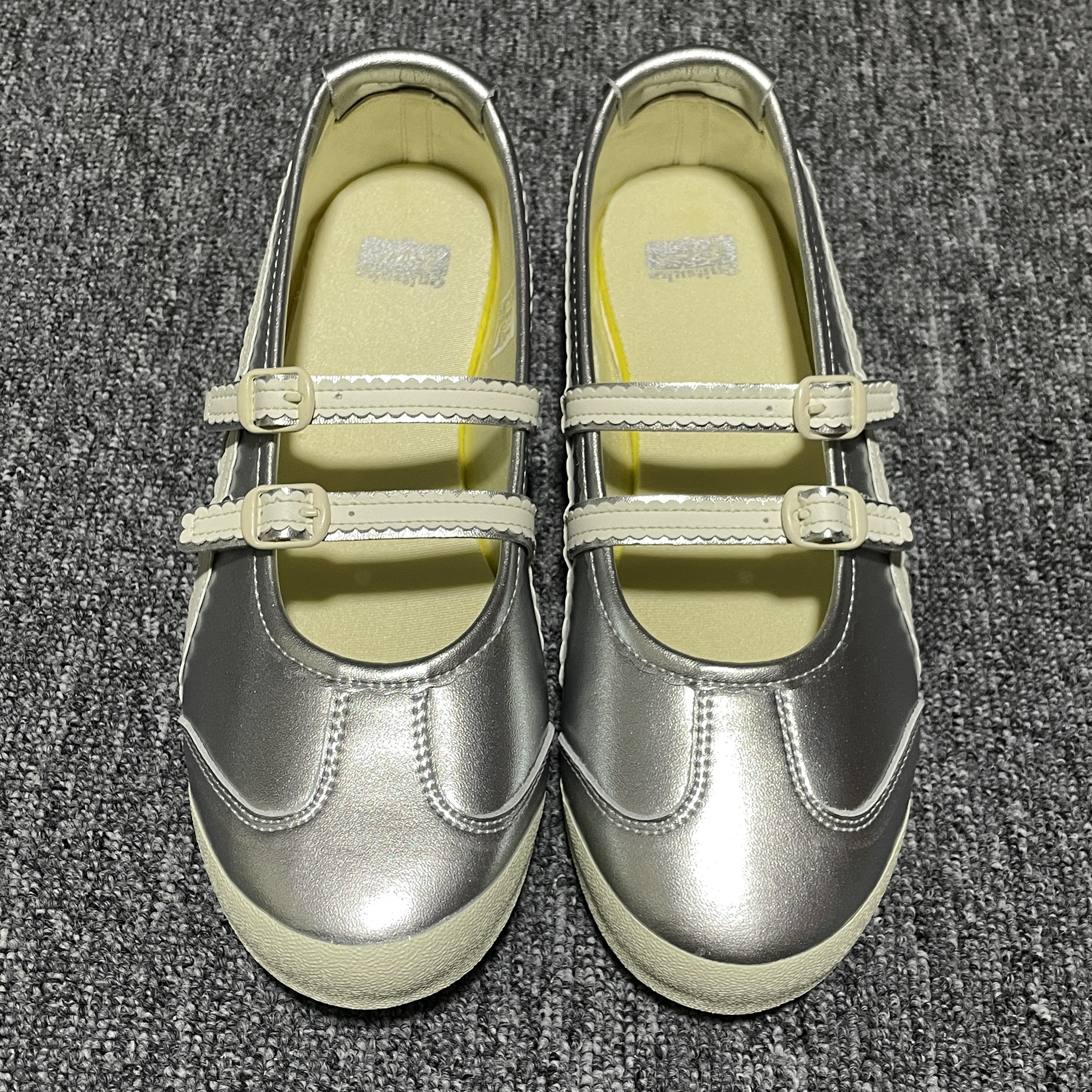 Onitsuka Tiger Women's Mexico 66 TGRS "Silver/Cream"（1182A660-020）