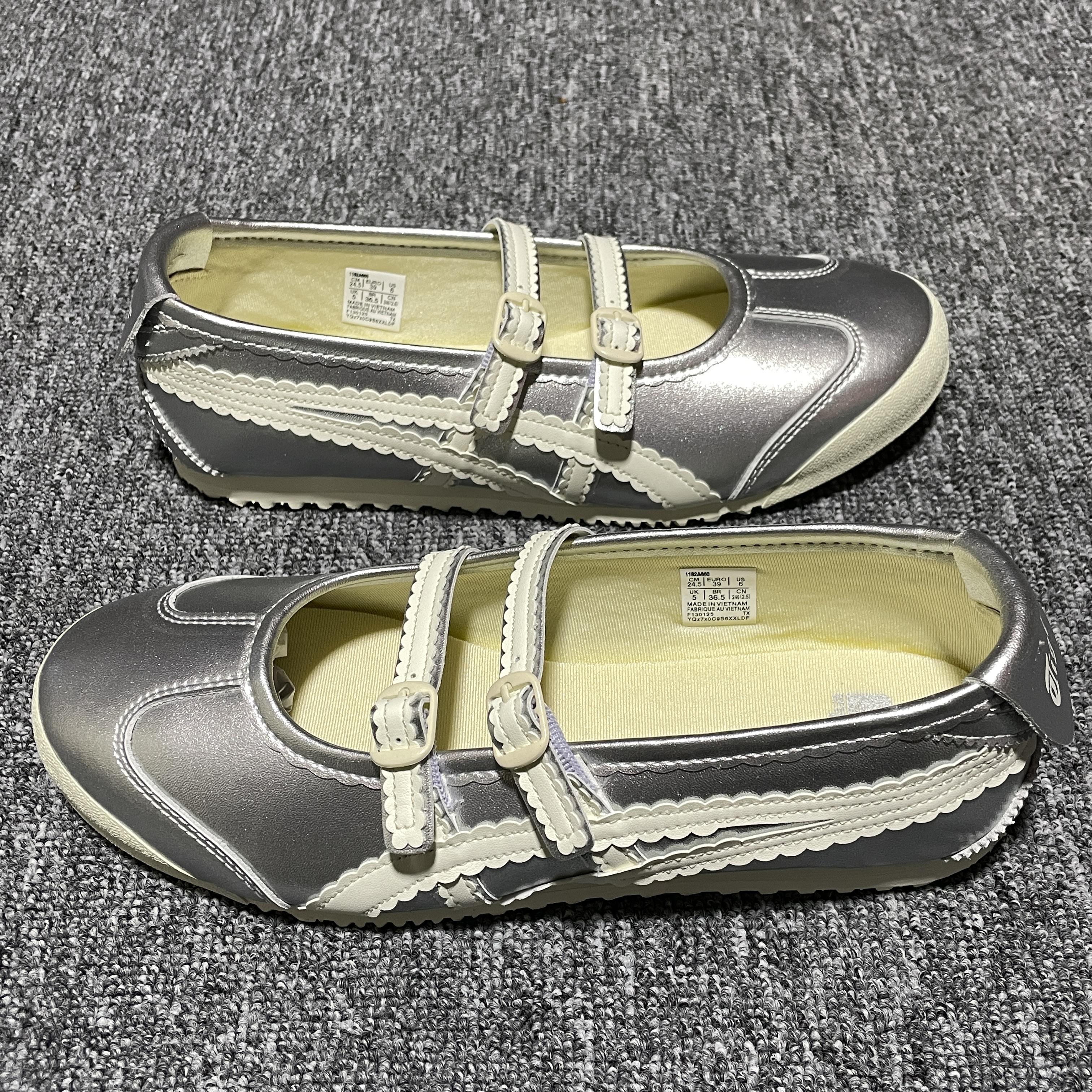 Onitsuka Tiger Women's Mexico 66 TGRS "Silver/Cream"（1182A660-020）