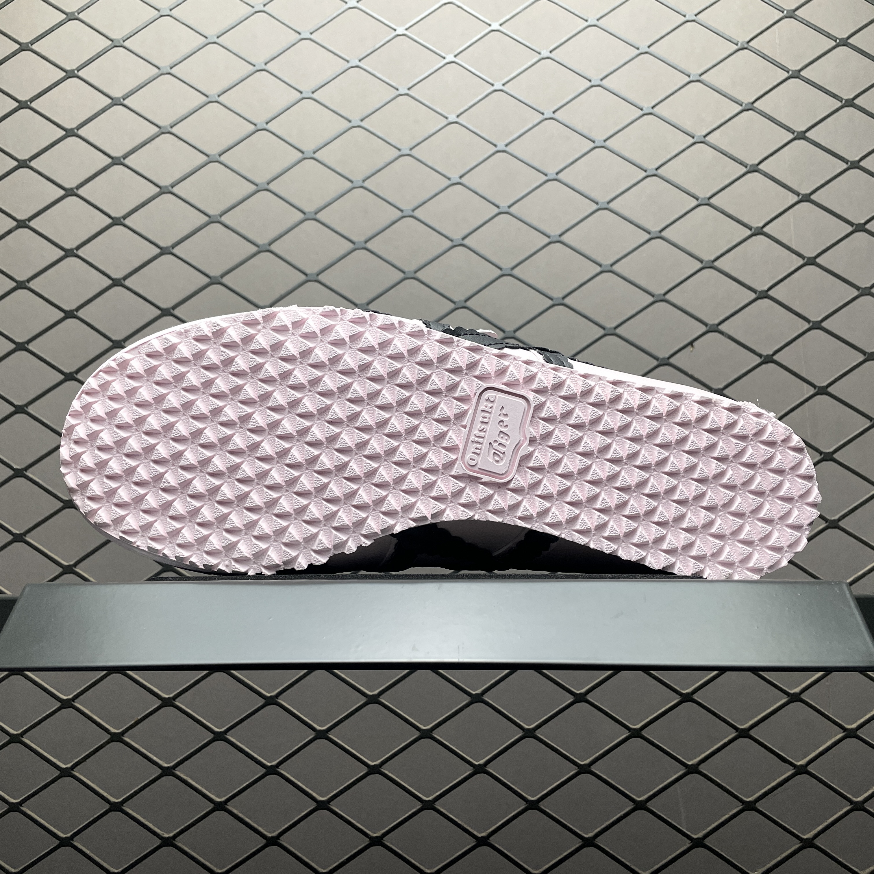 Onitsuka Tiger Women's Mexico 66 TGRS "Crystal Pink/Graphite Grey"（1182A678-700）