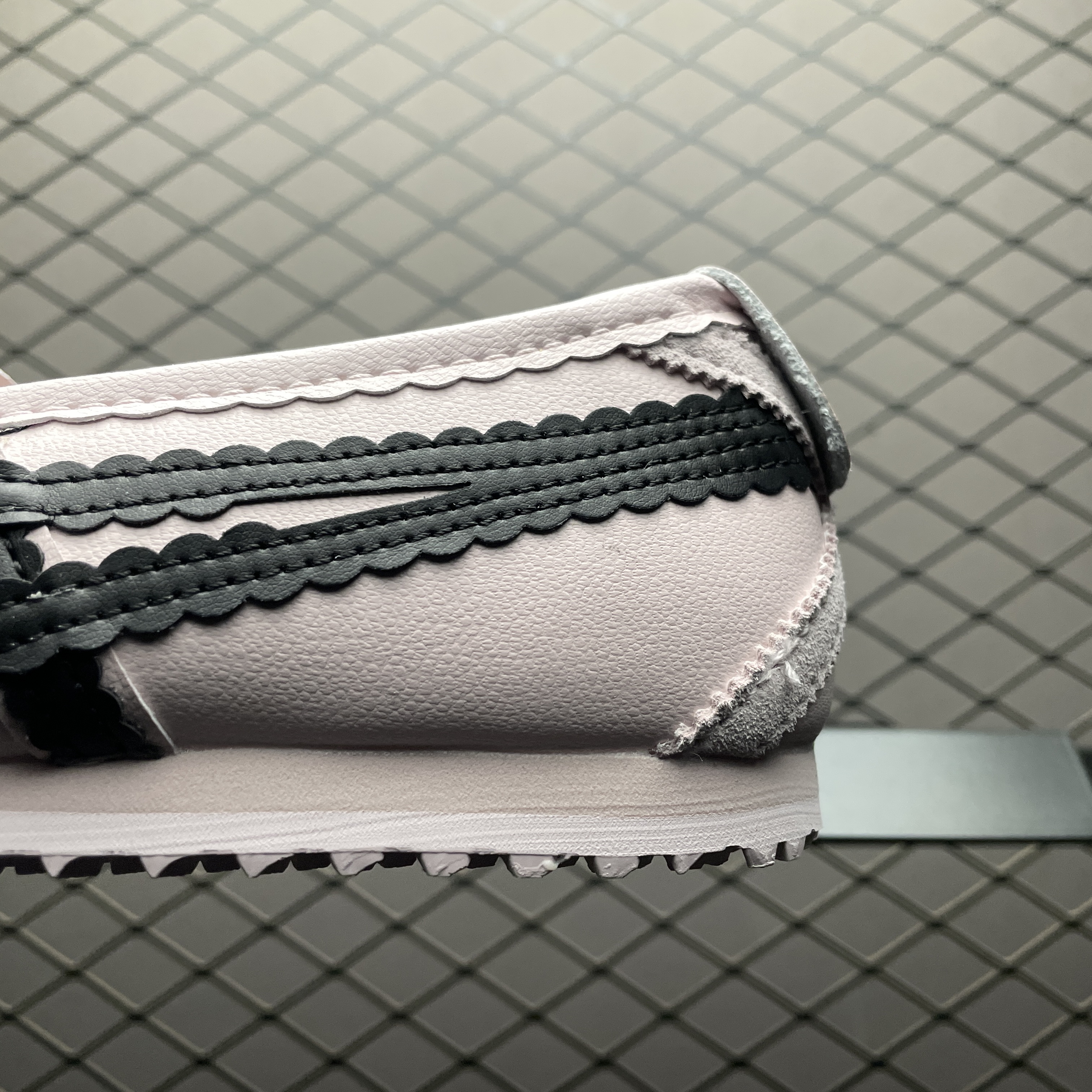 Onitsuka Tiger Women's Mexico 66 TGRS "Crystal Pink/Graphite Grey"（1182A678-700）