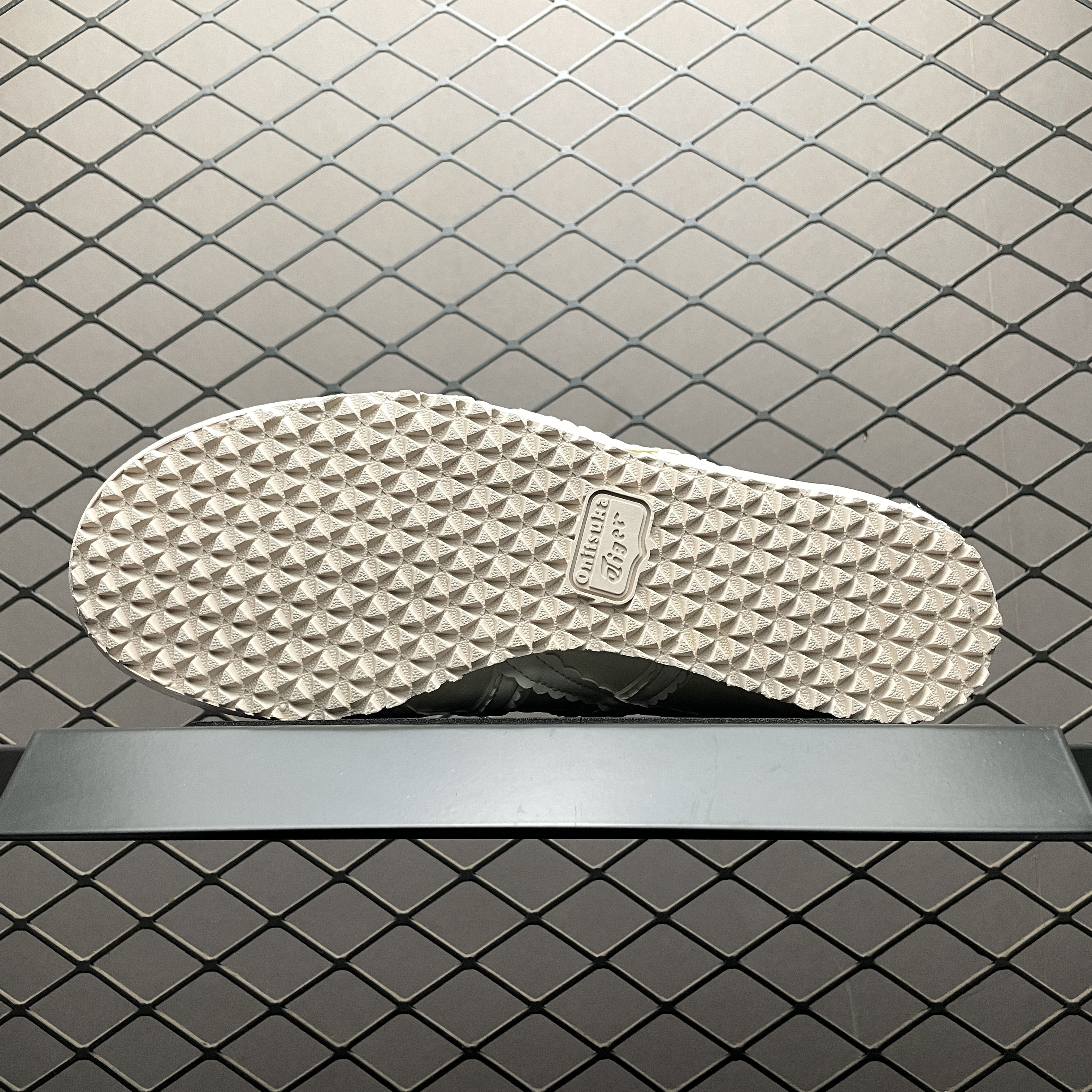 Onitsuka Tiger Women's Mexico 66 TGRS "Ivory/Cream"（ 1182A660-752）