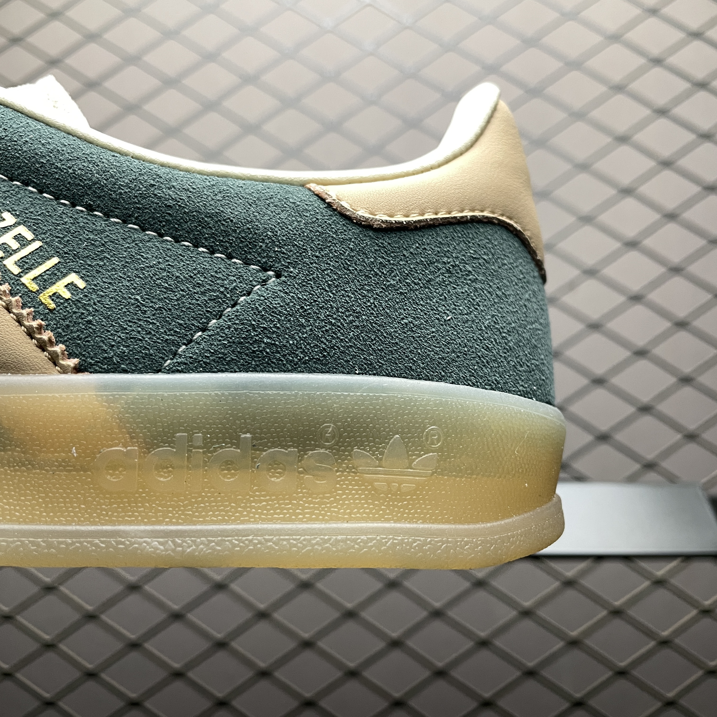 adidas Originals Gazelle Indoor "Shadow Green/Warm Sandstone/Wonder White"（JH5402）