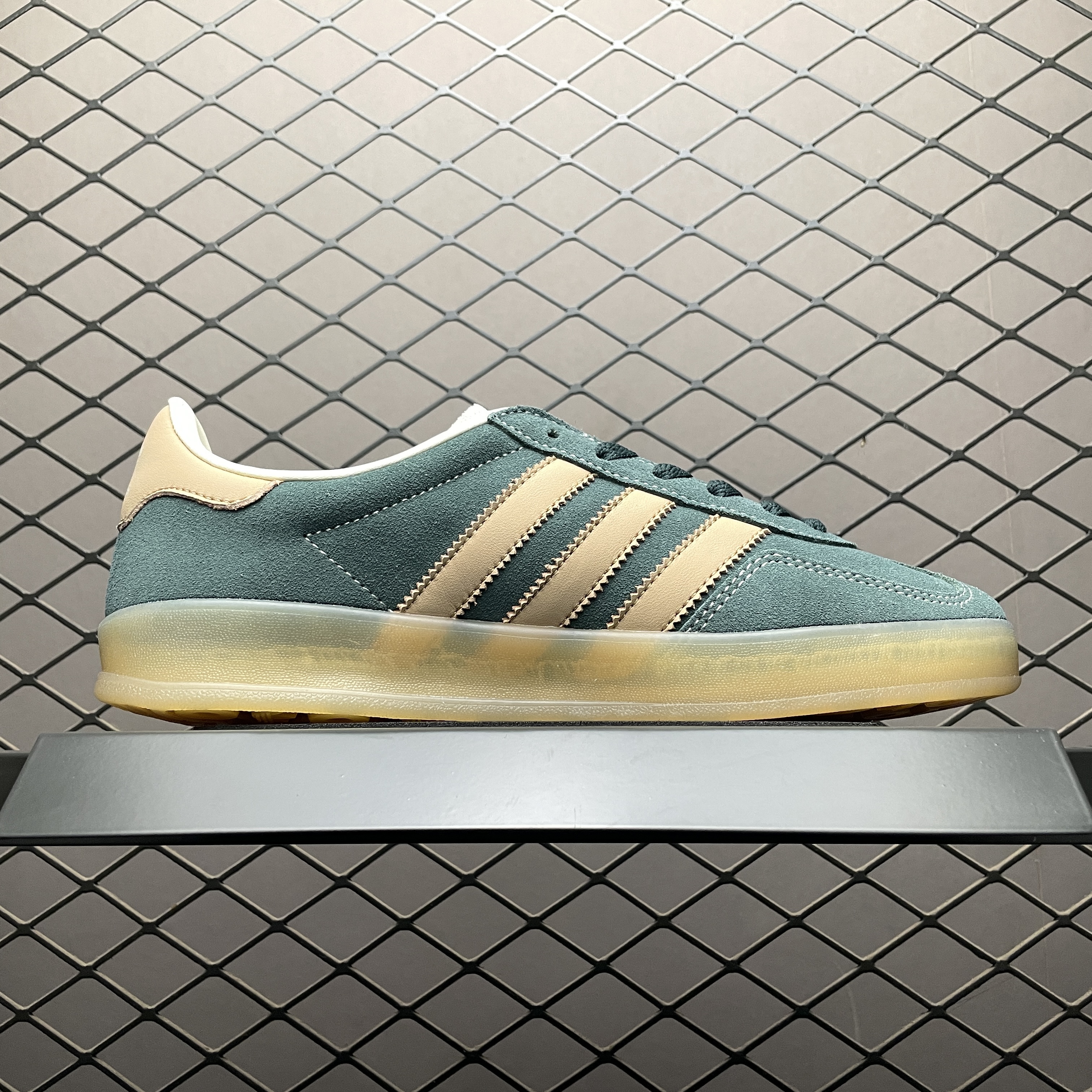 adidas Originals Gazelle Indoor "Shadow Green/Warm Sandstone/Wonder White"（JH5402）