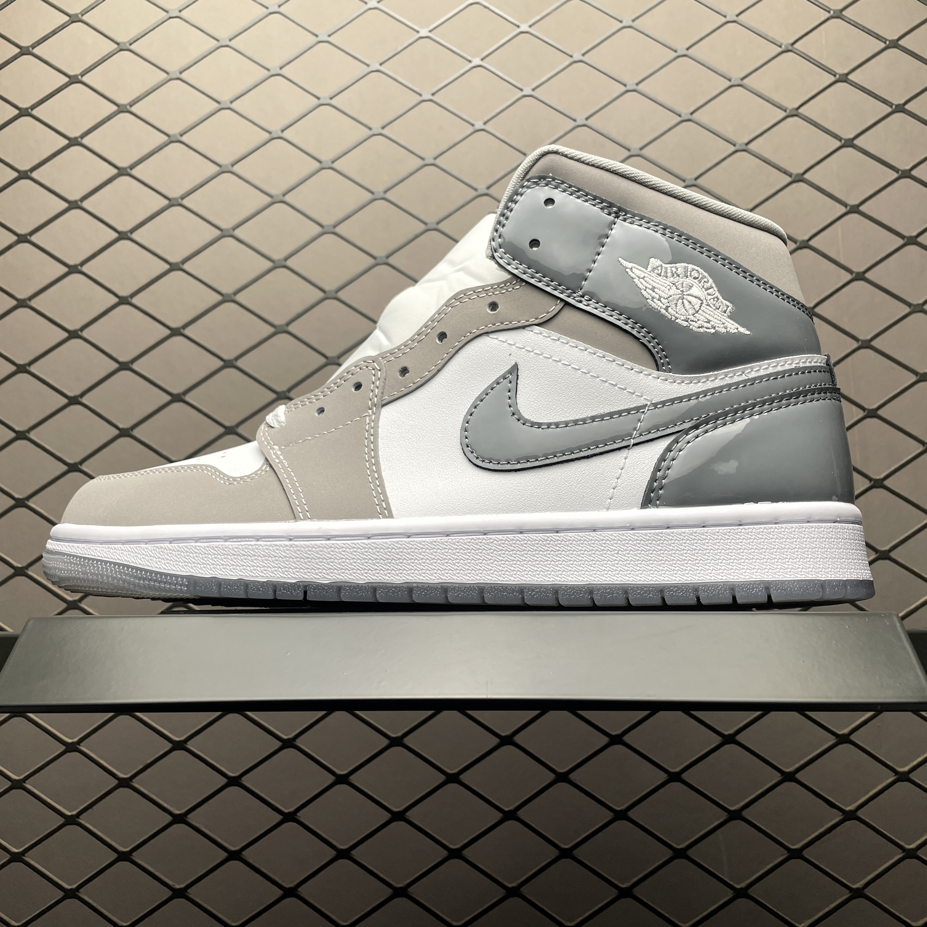 Nike Air Jordan 1 Mid SE "Cool Grey"  (HF3216-100)